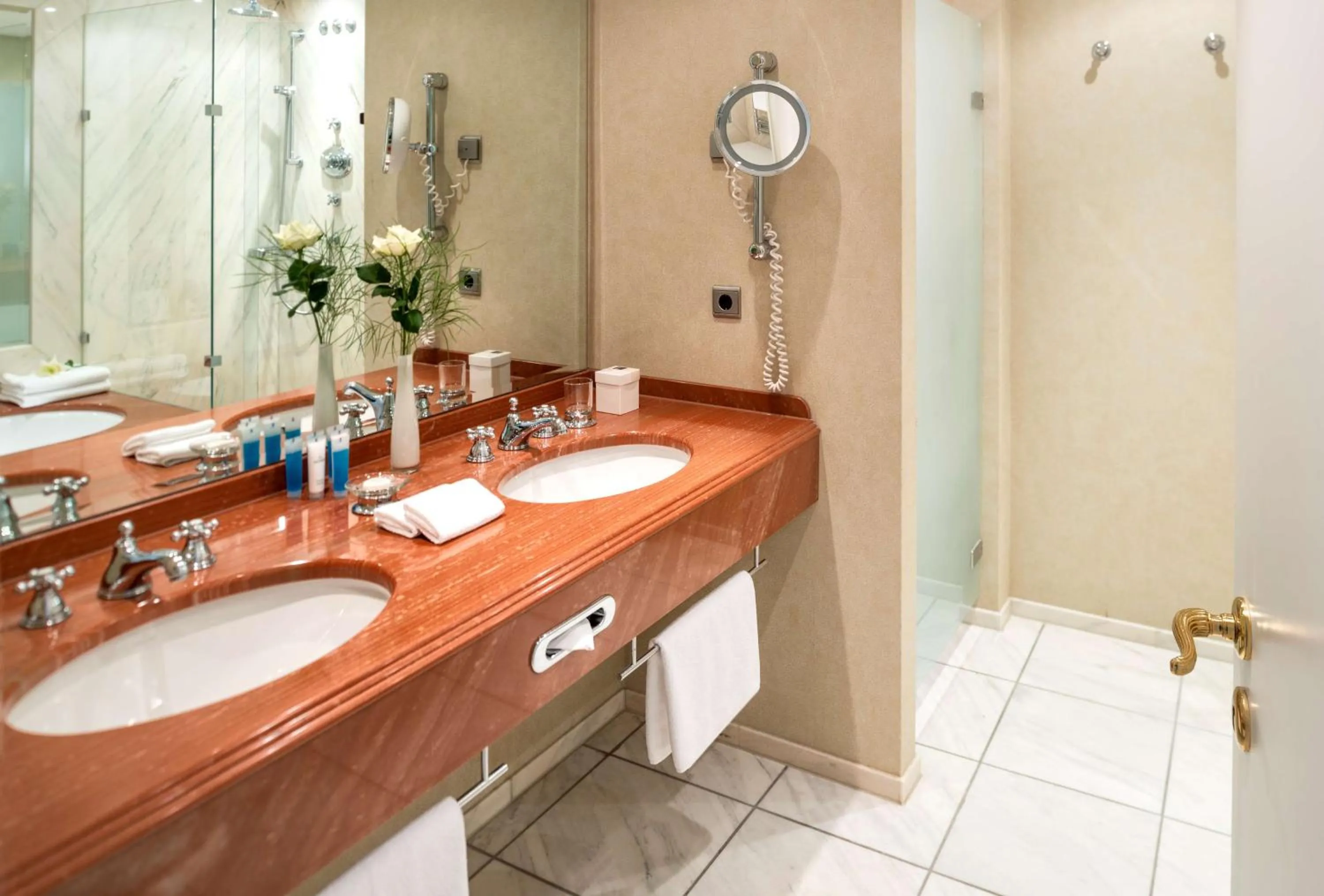 Bathroom in Parkhotel Bremen – ein Mitglied der Hommage Luxury Hotels Collection