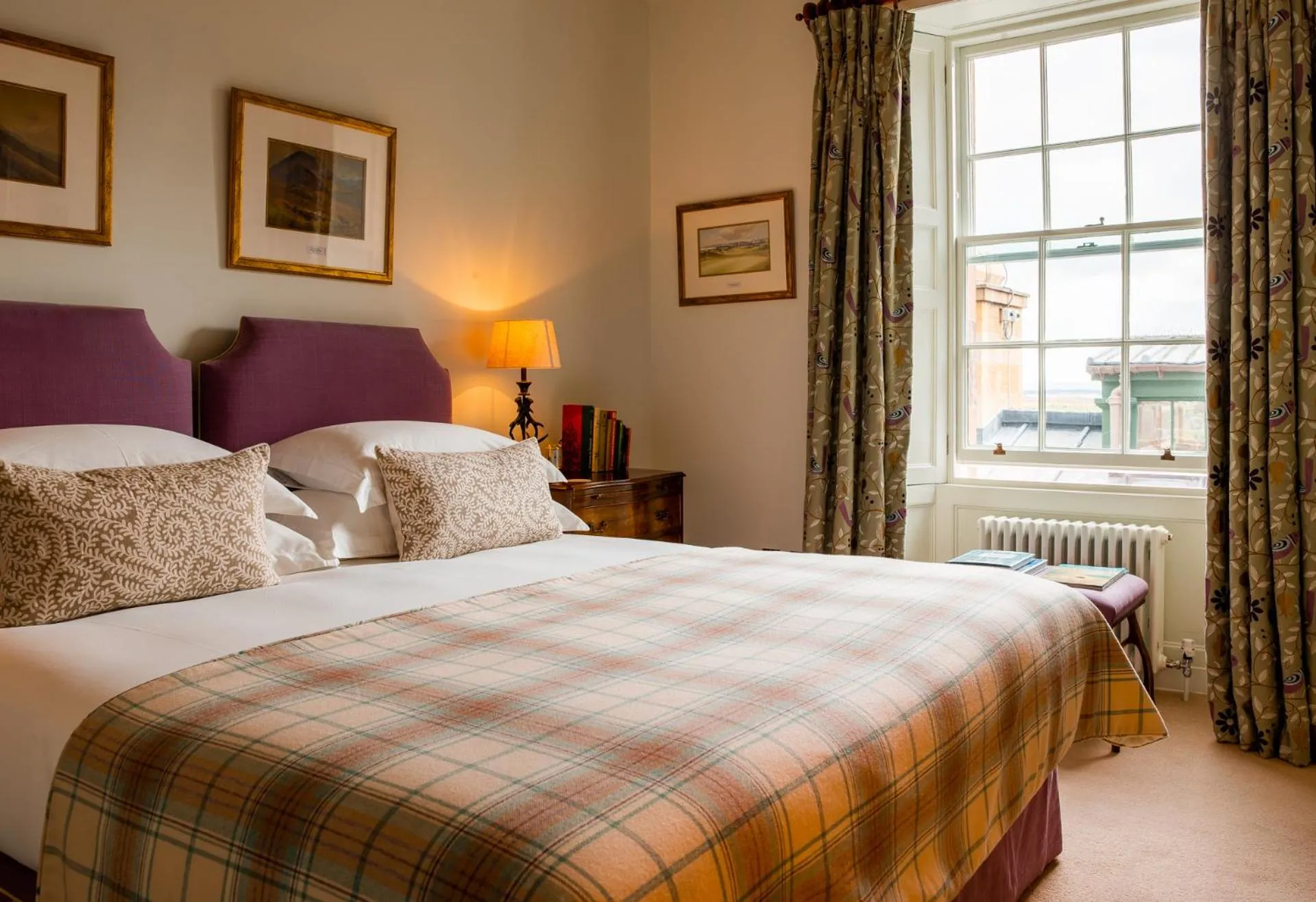 Photo of the whole room, Bed in Links House at Royal Dornoch