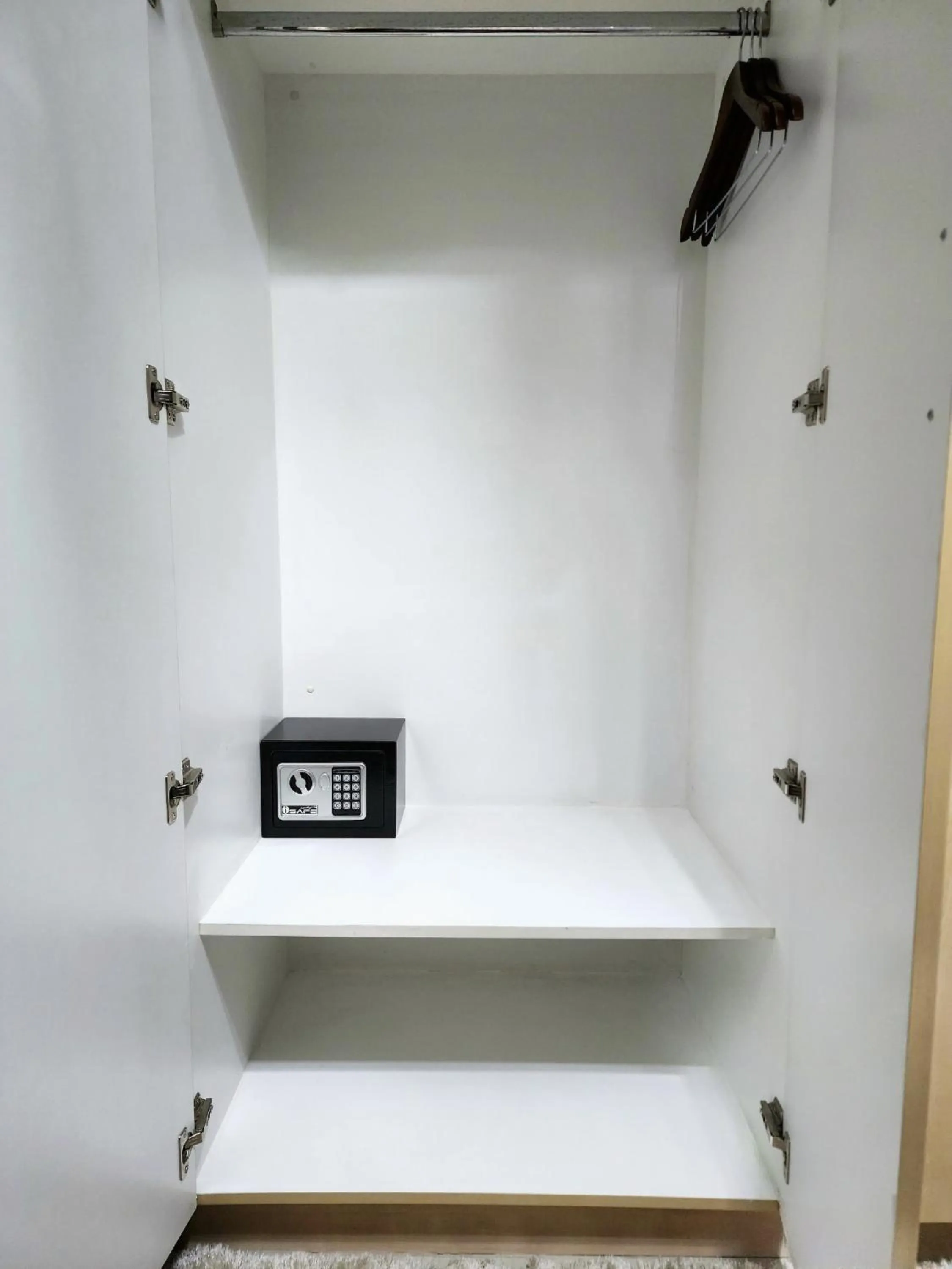 safe in High-Tech Studio at Grass Residences -2 persons only, Quezon City