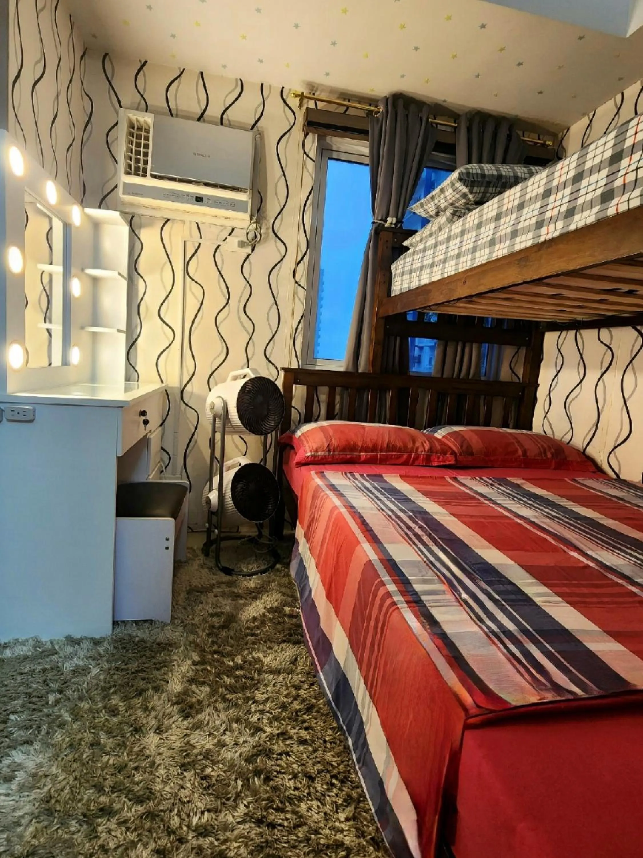 Bed in High-Tech Studio at Grass Residences -2 persons only, Quezon City