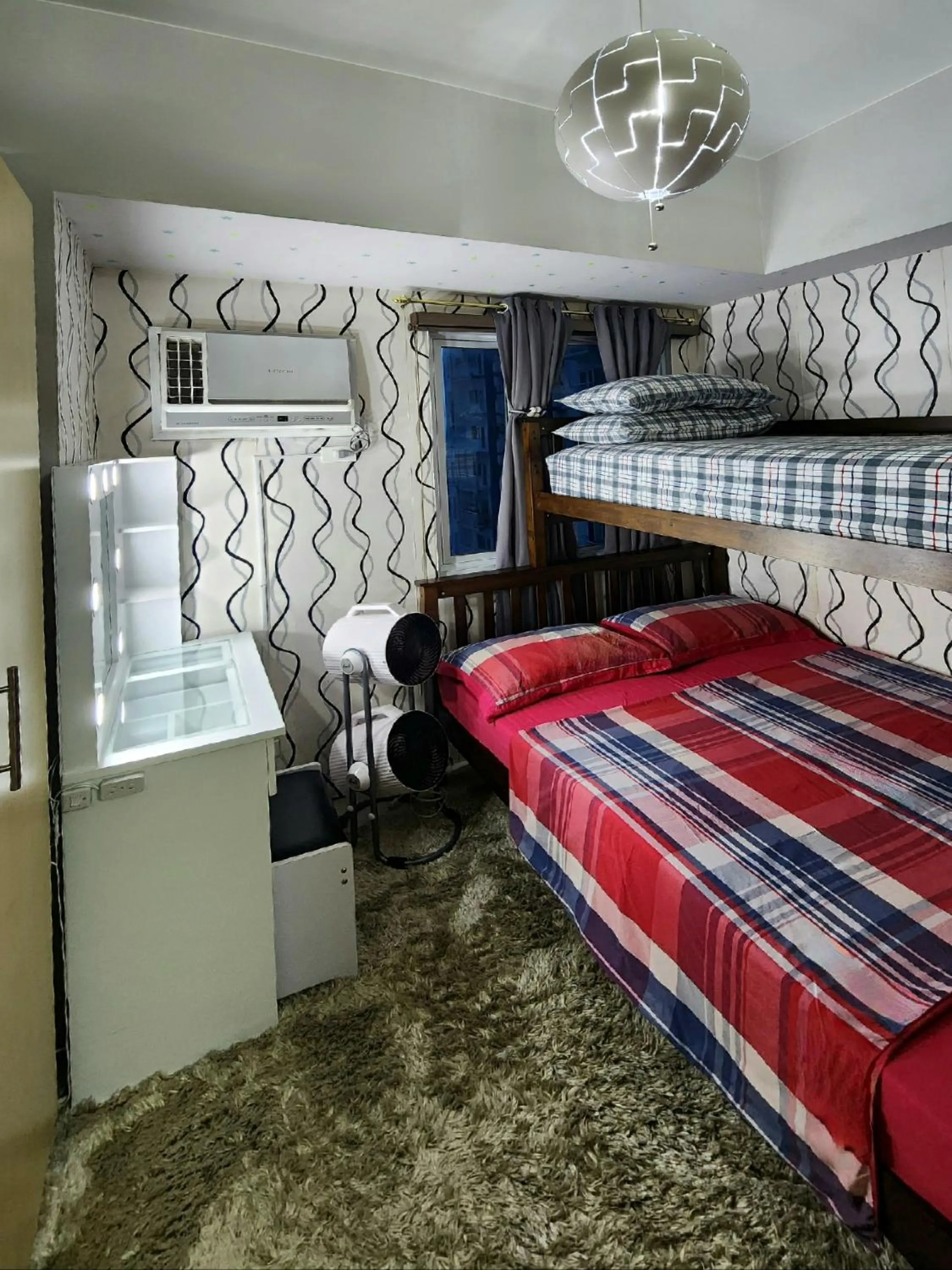 Bed in High-Tech Studio at Grass Residences -2 persons only, Quezon City