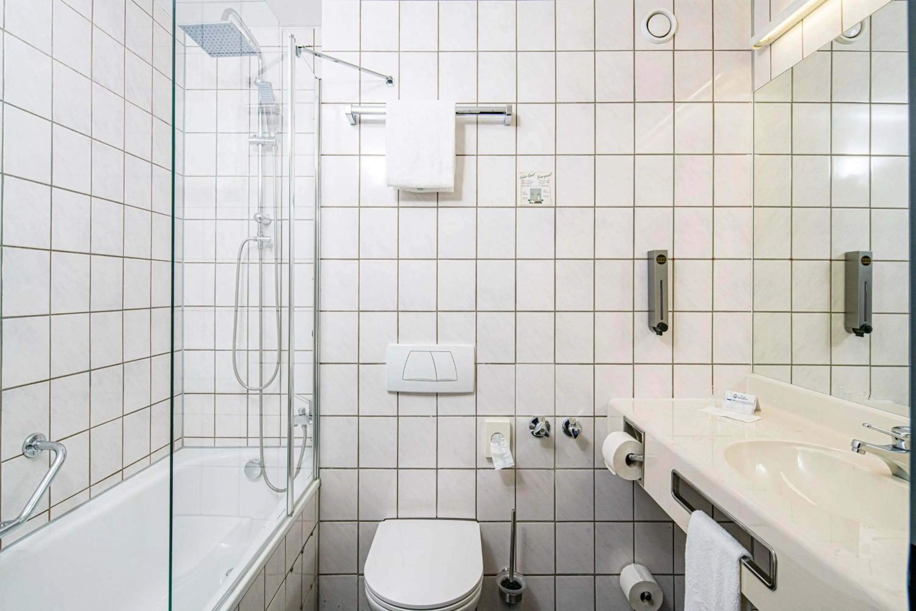 Bathroom in Best Western PLAZA Hotel Grevenbroich