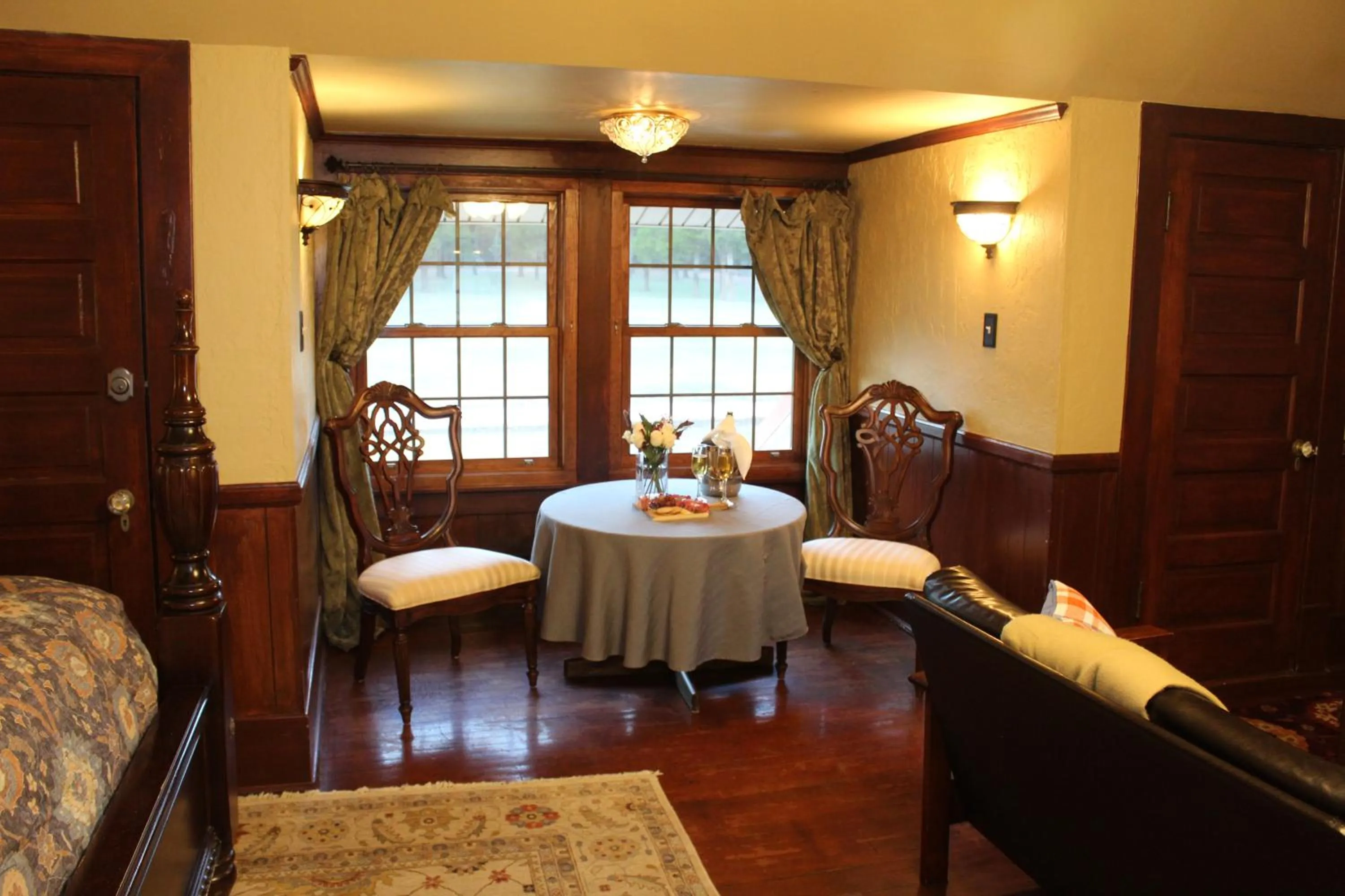 Seating area in Hilltop Manor B&B