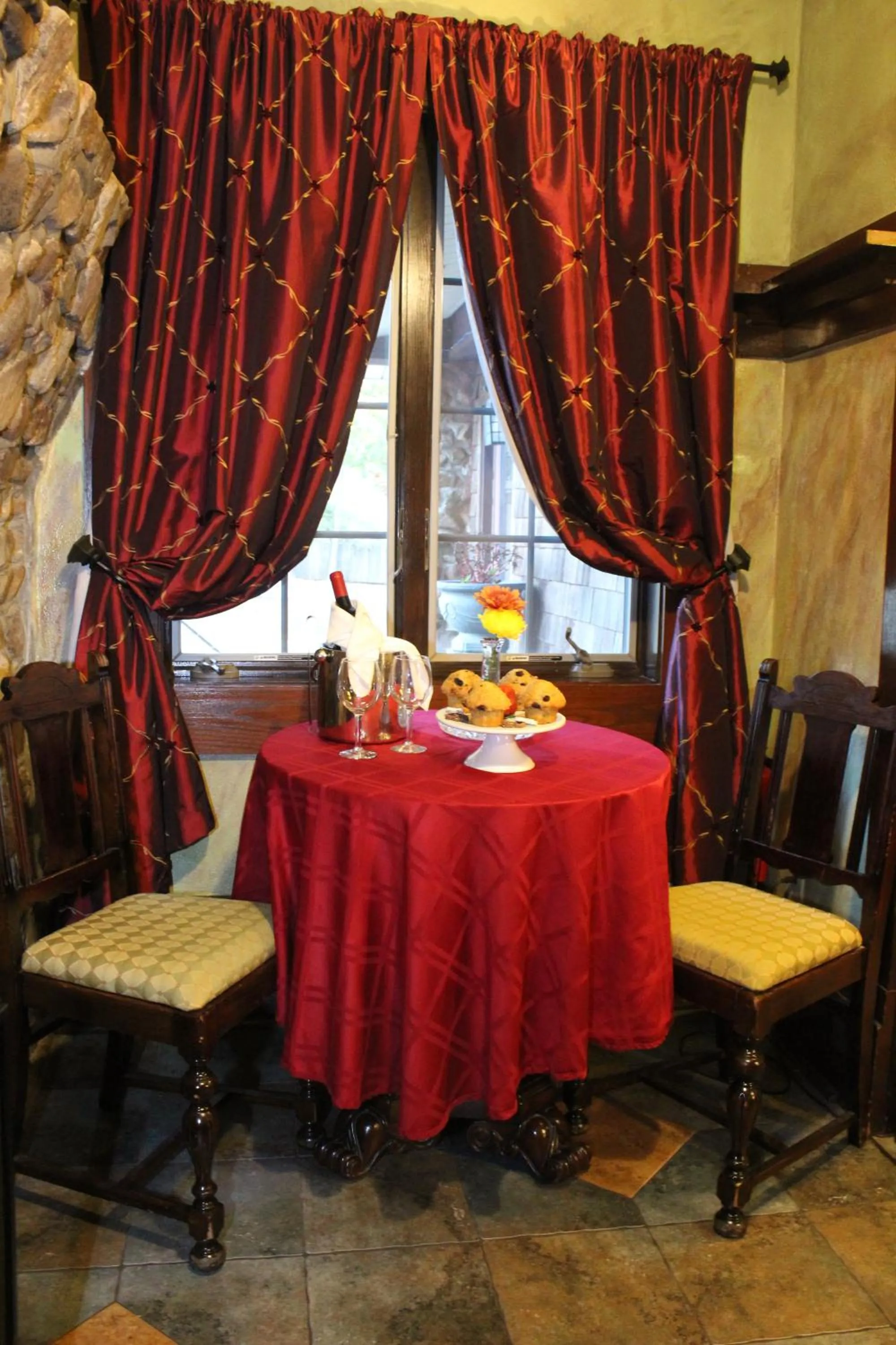 Seating area in Hilltop Manor B&B