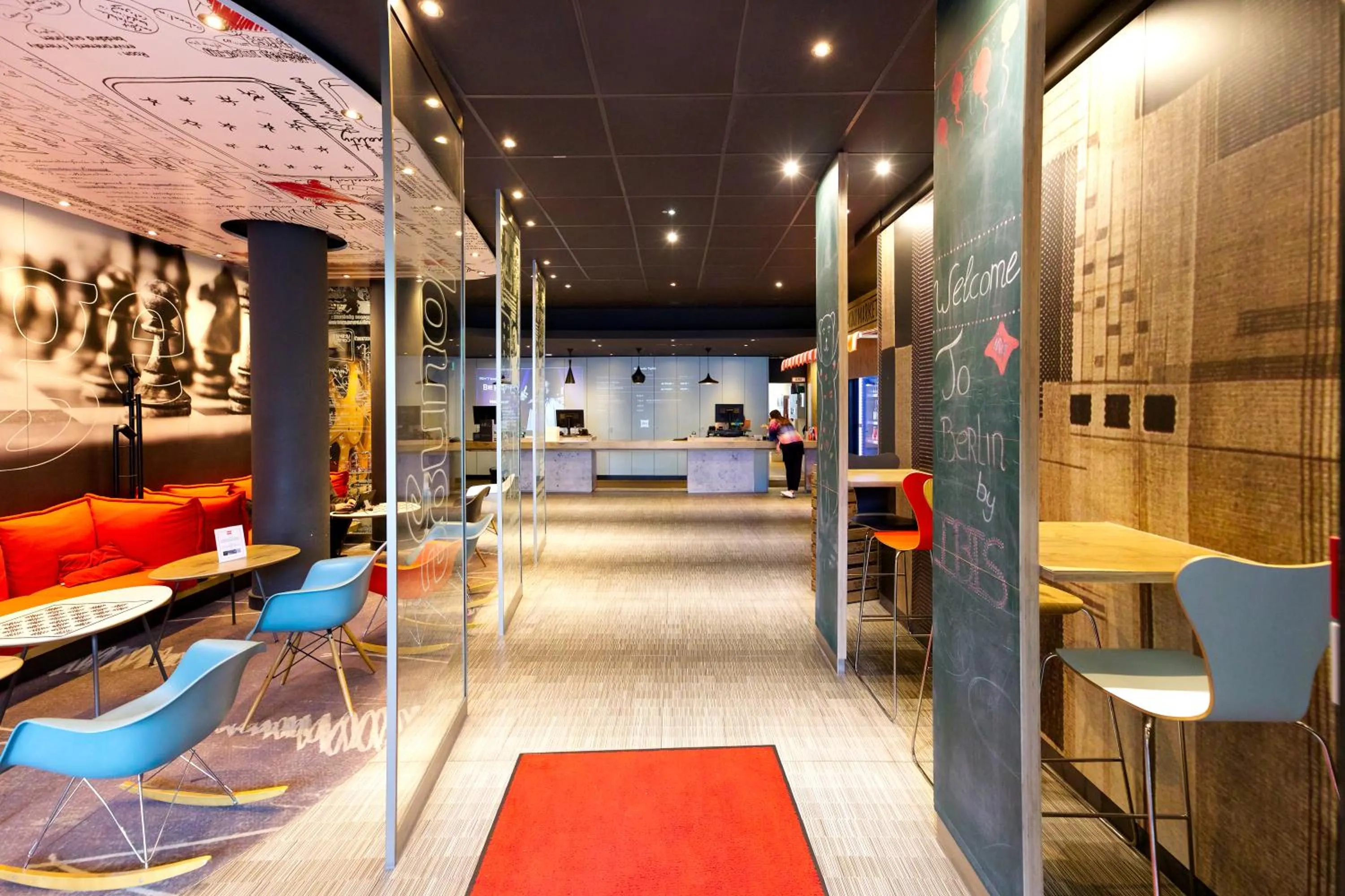 Lobby or reception in ibis Berlin City Potsdamer Platz