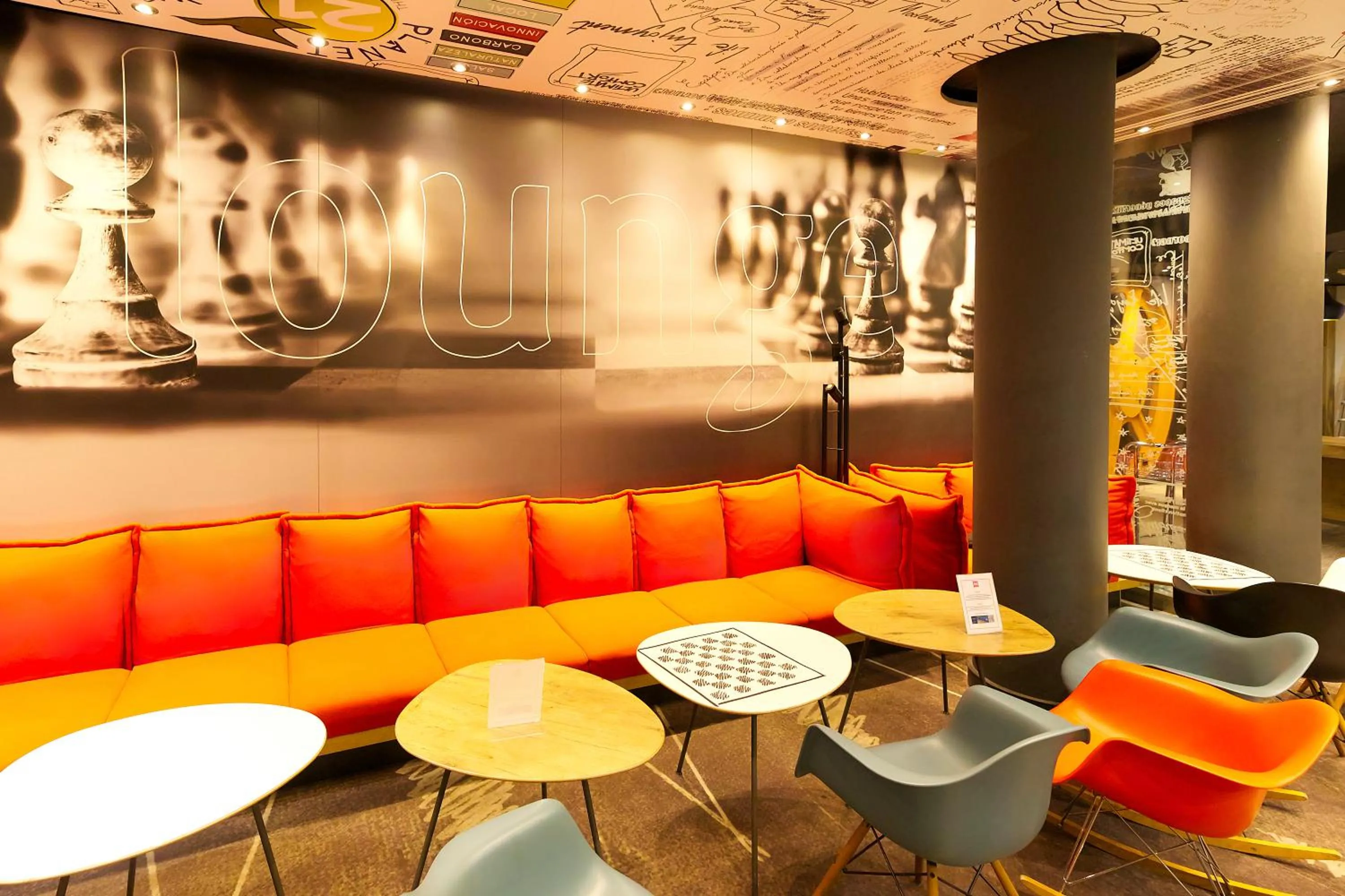 Lobby or reception in ibis Berlin City Potsdamer Platz