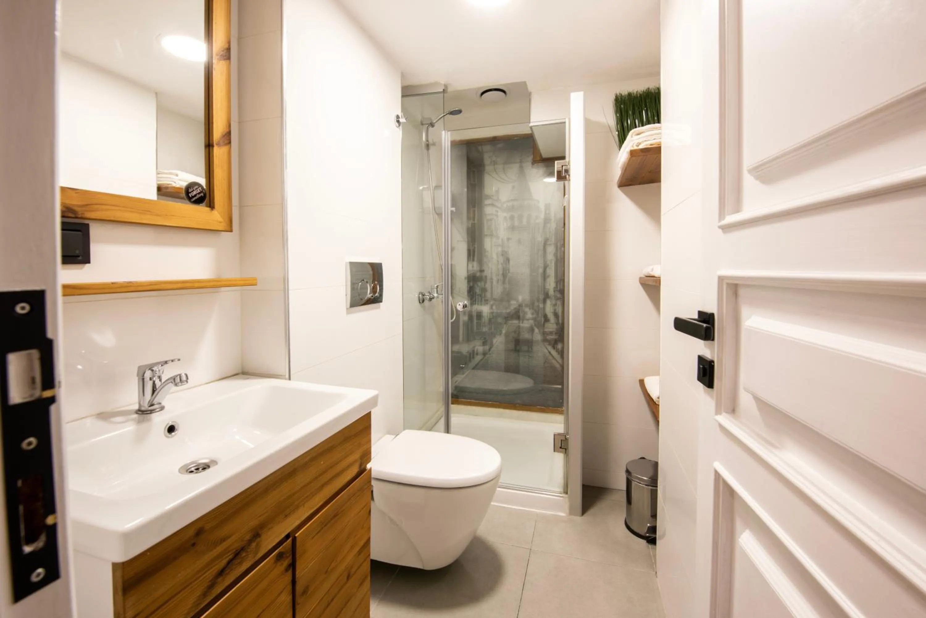 Toilet in Bguest Pera Suites