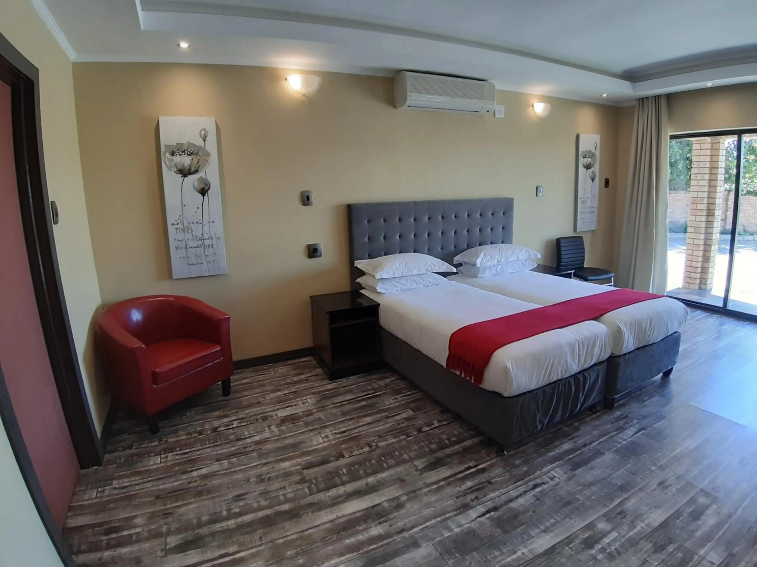 Photo of the whole room, Bed in Citystay Ladybrand
