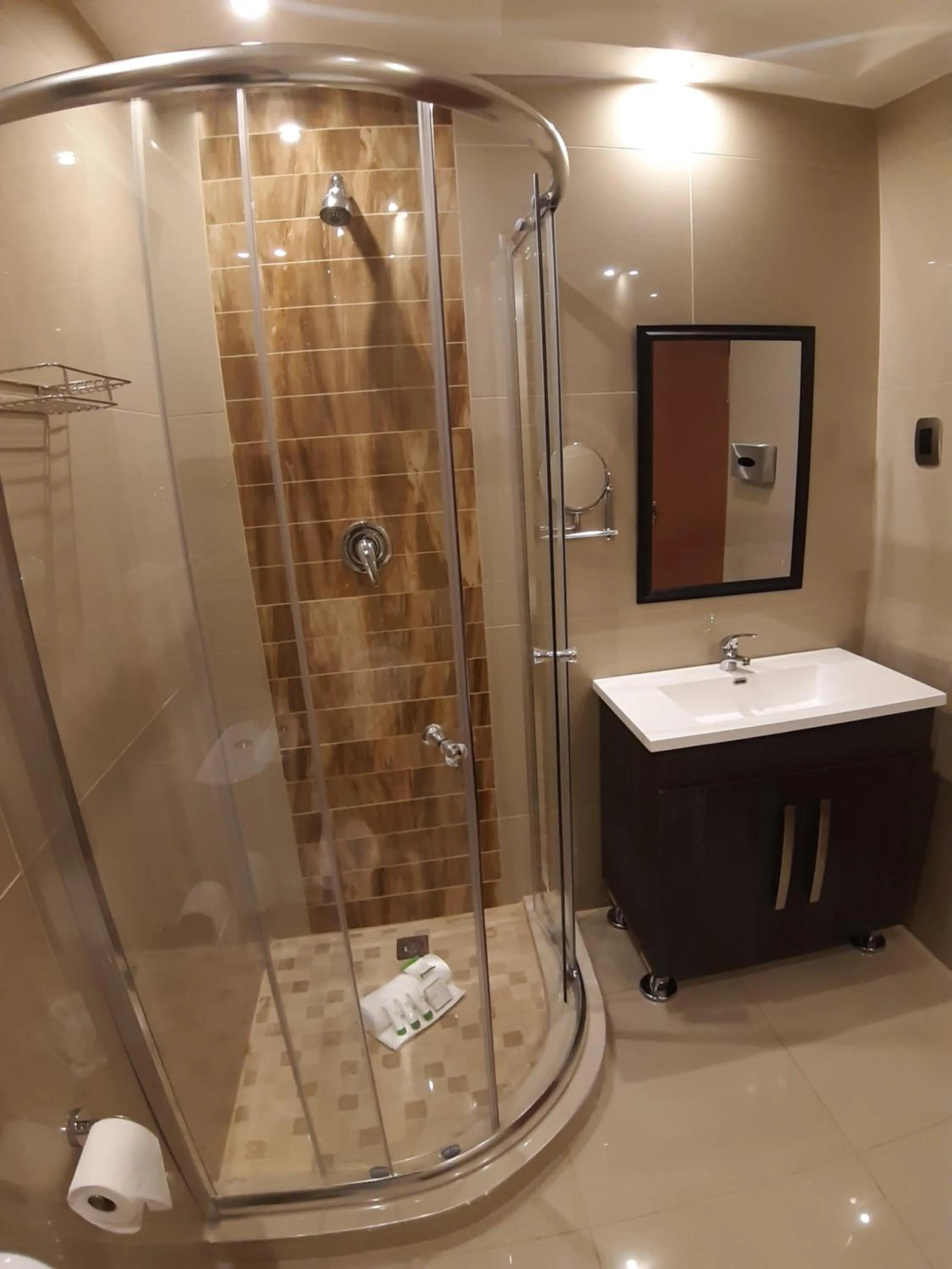 Shower in Citystay Ladybrand