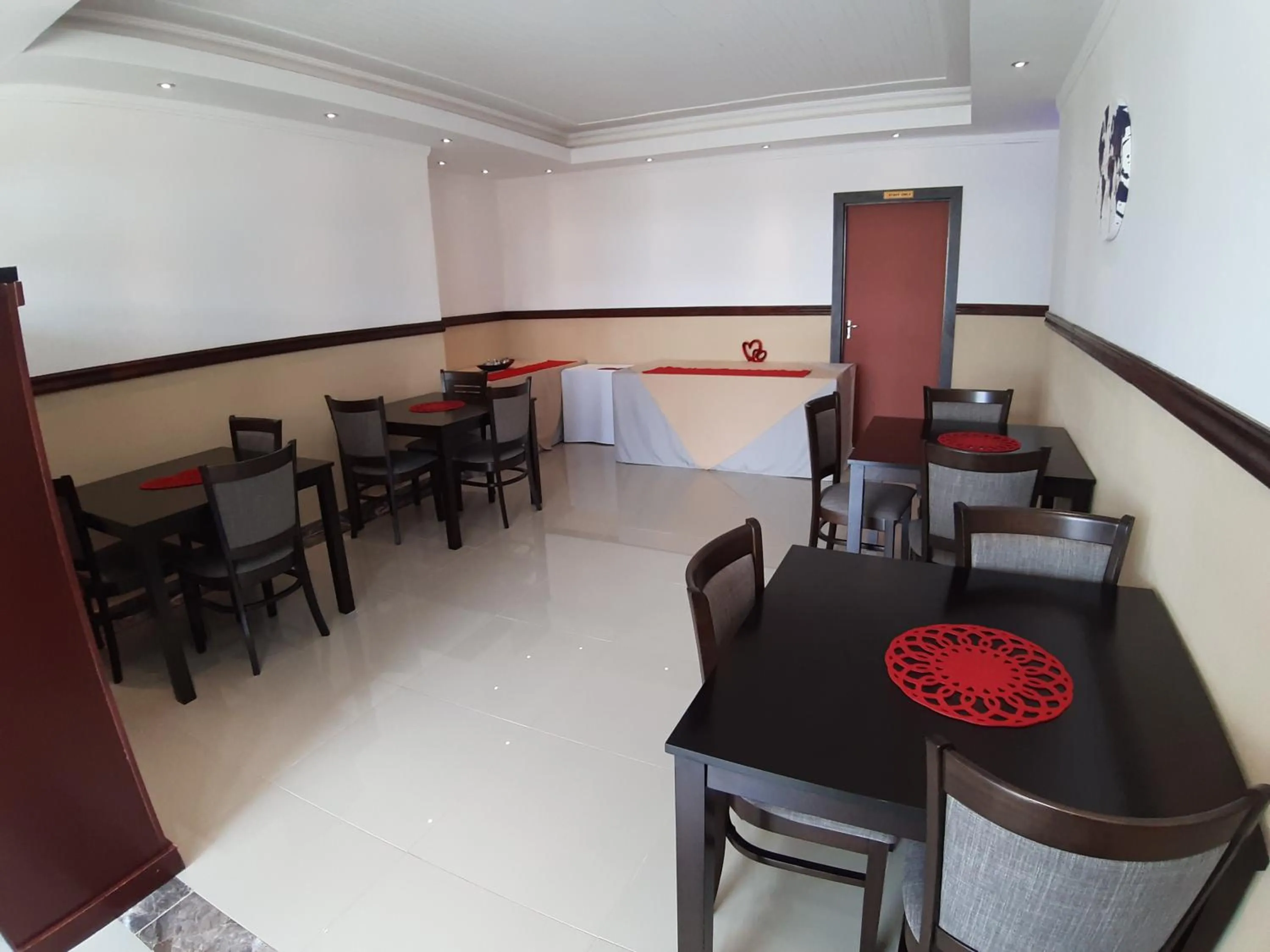 Restaurant/places to eat in Citystay Ladybrand