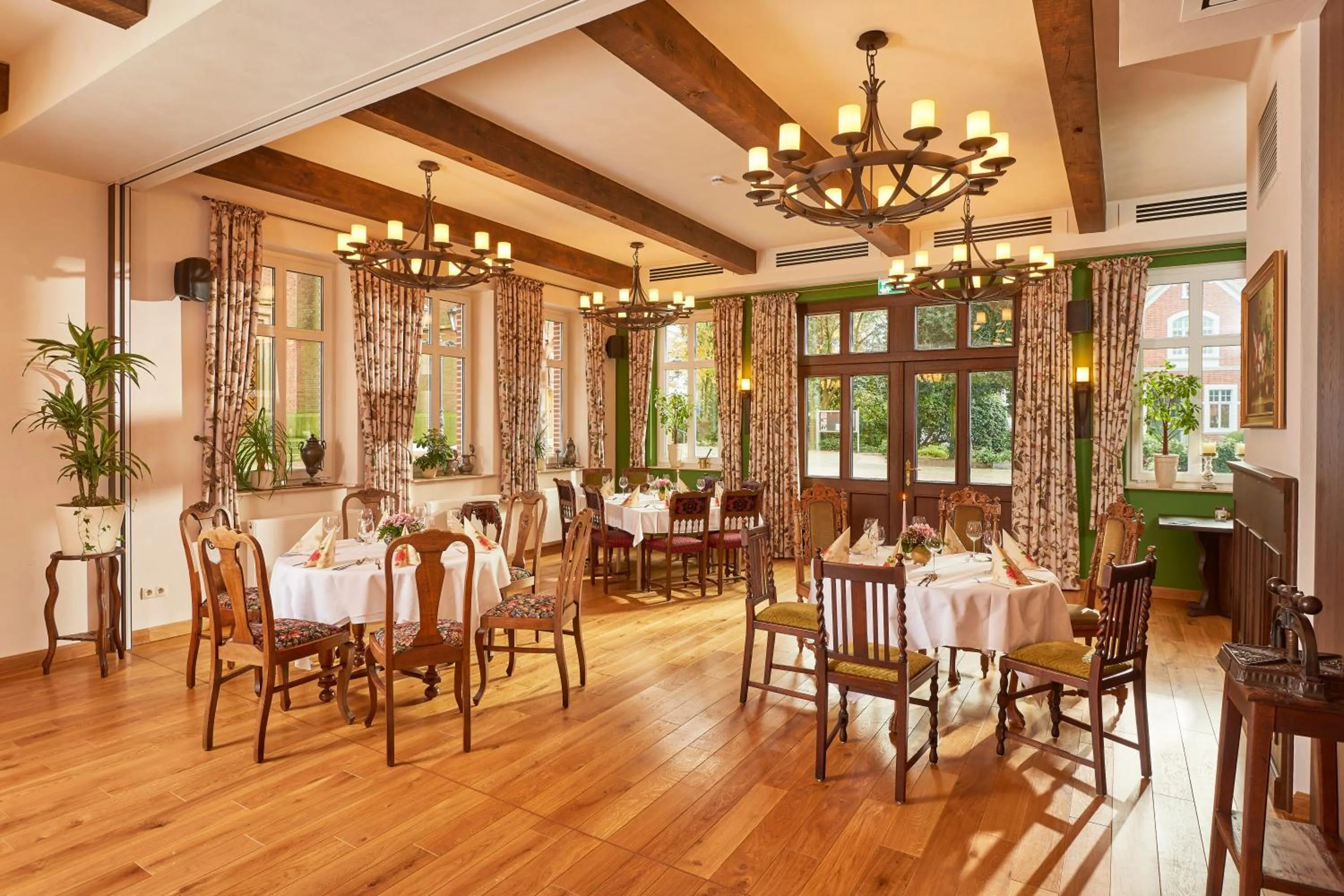 Restaurant/places to eat in Hotel Anno 1848