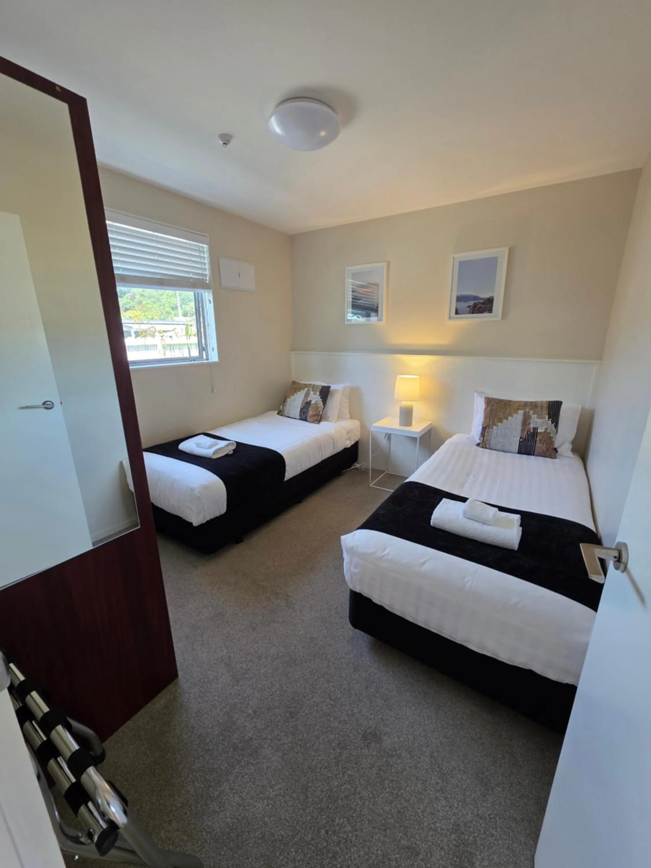 Bedroom, Bed in Kaikoura Waterfront Apartments
