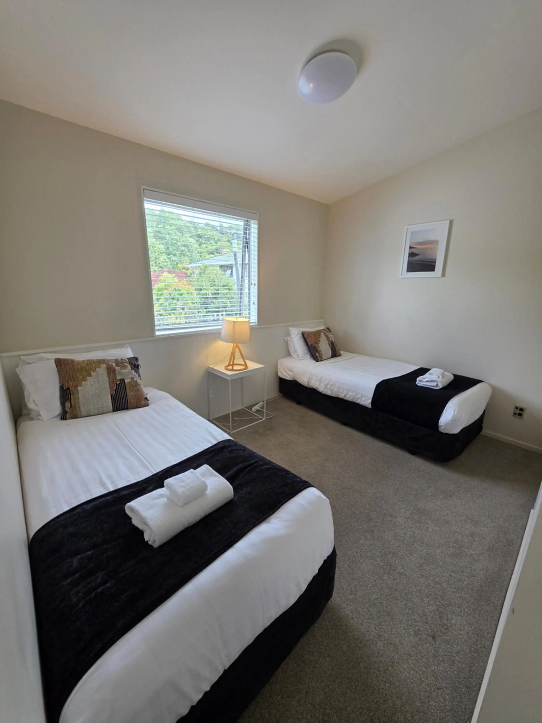 Bedroom, Bed in Kaikoura Waterfront Apartments