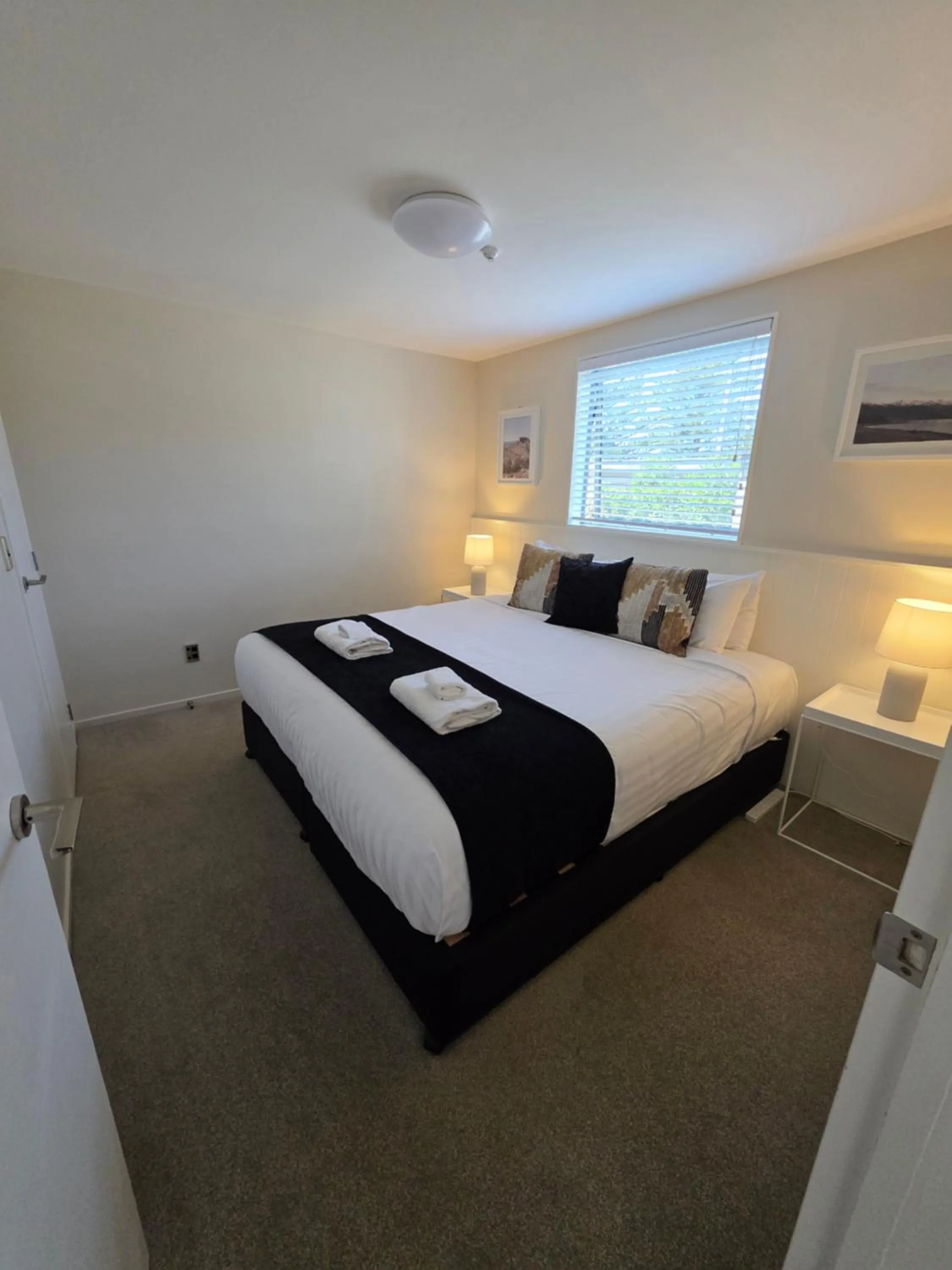 Bedroom, Bed in Kaikoura Waterfront Apartments