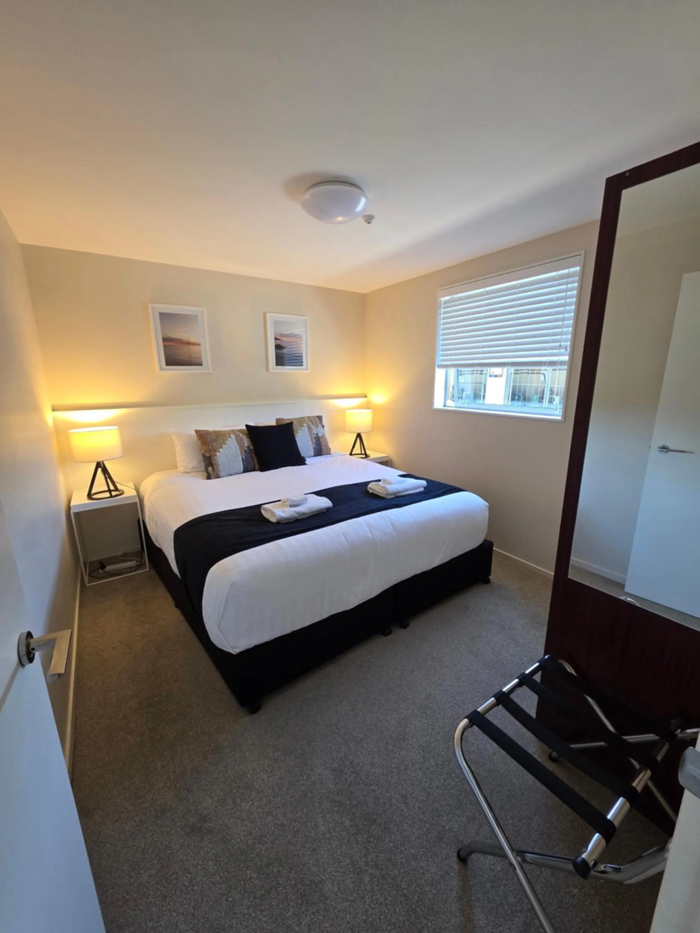 Bedroom, Bed in Kaikoura Waterfront Apartments