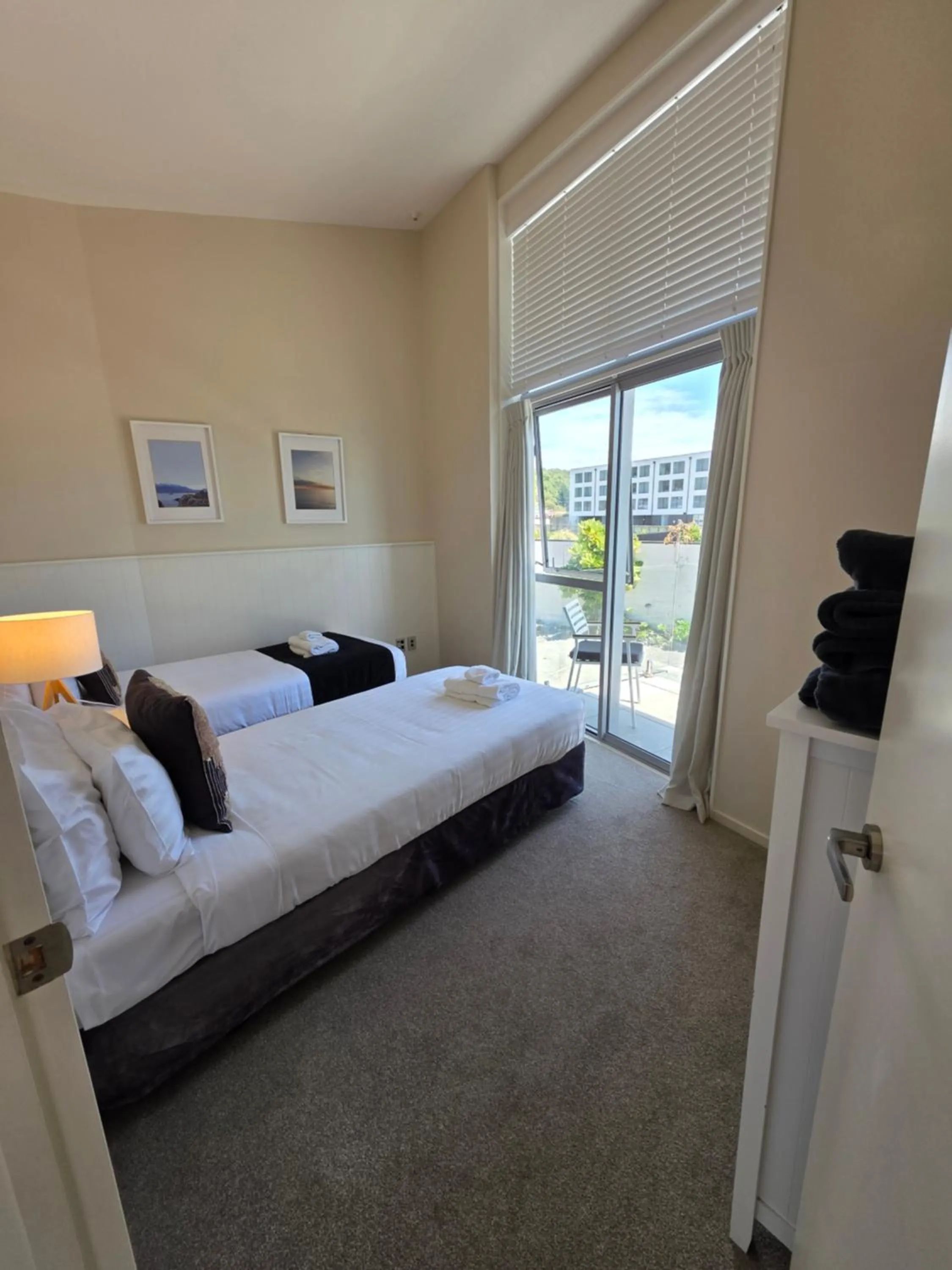 Bedroom, Bed in Kaikoura Waterfront Apartments