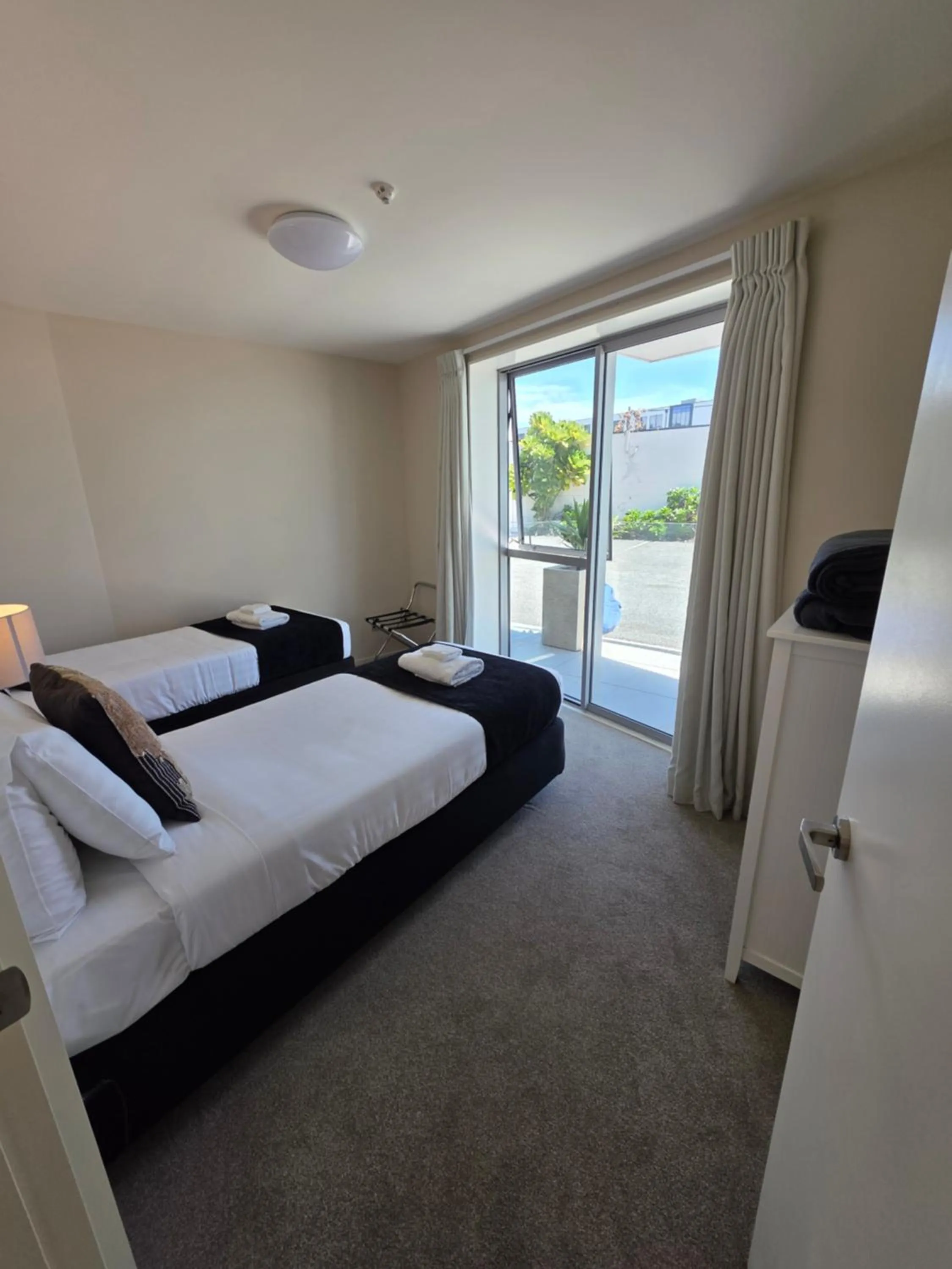Bedroom, Bed in Kaikoura Waterfront Apartments
