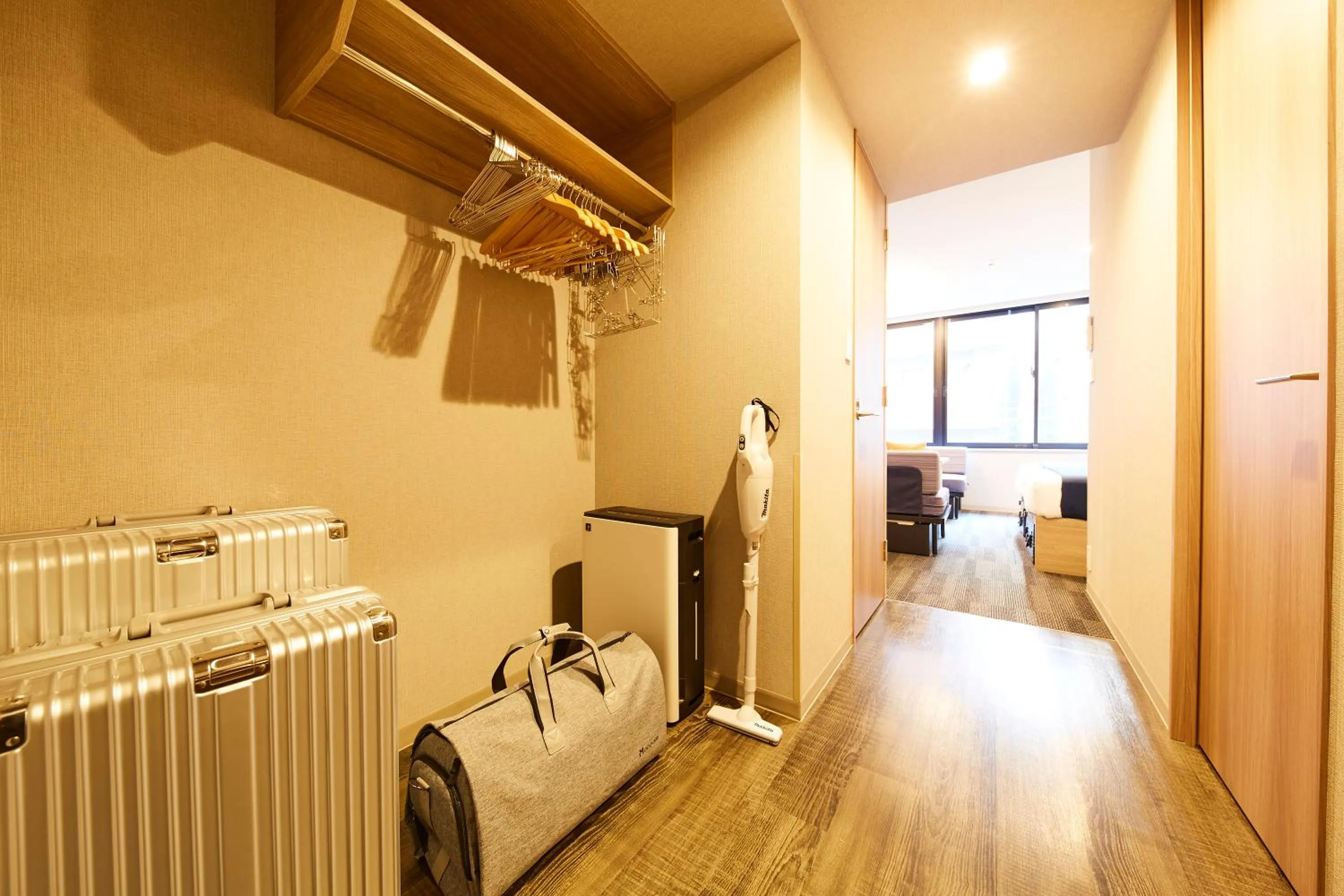 Photo of the whole room in MONday Apart Premium HAMAMATSUCHO