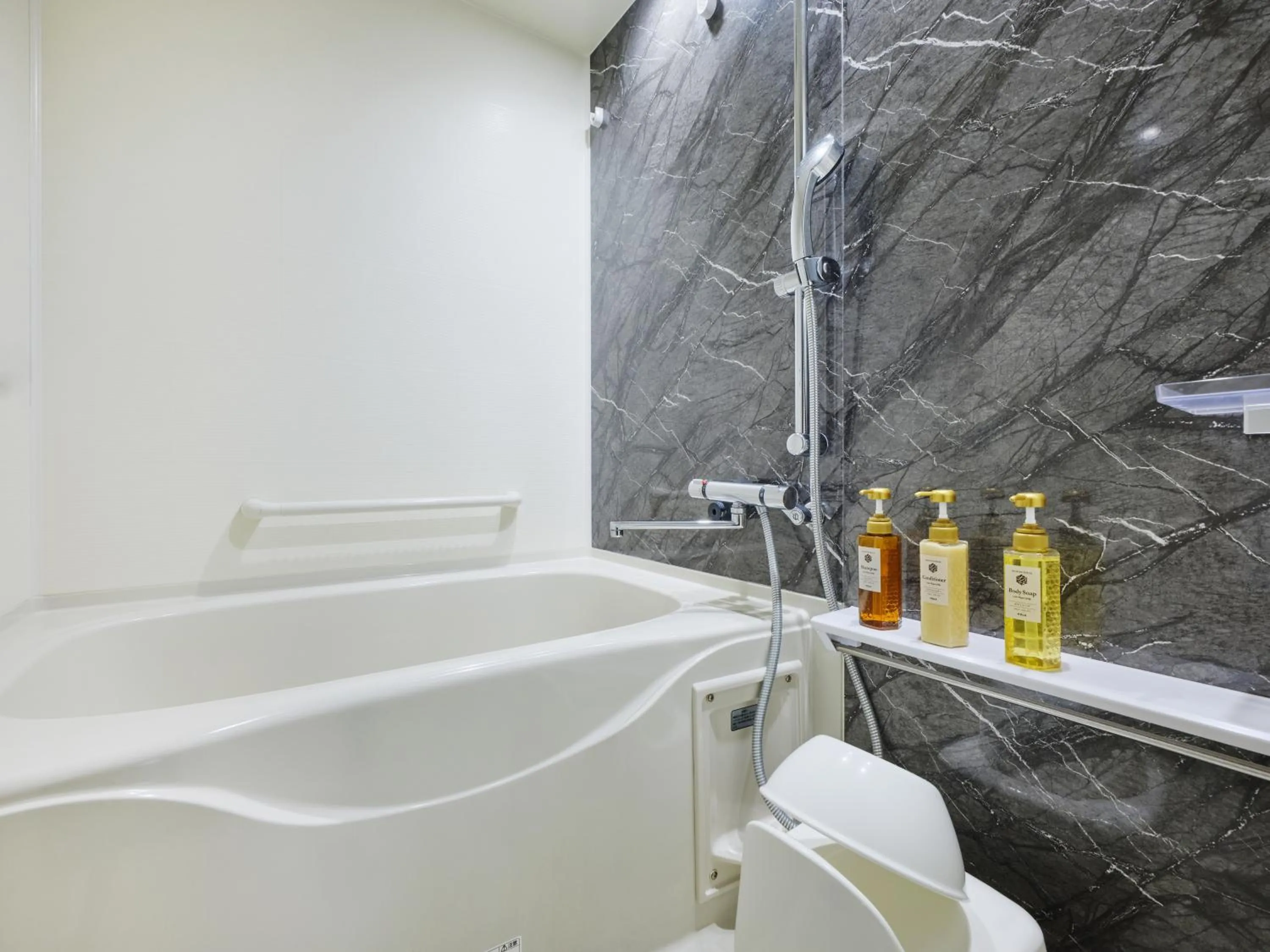 MONday Apart Premium 日本橋