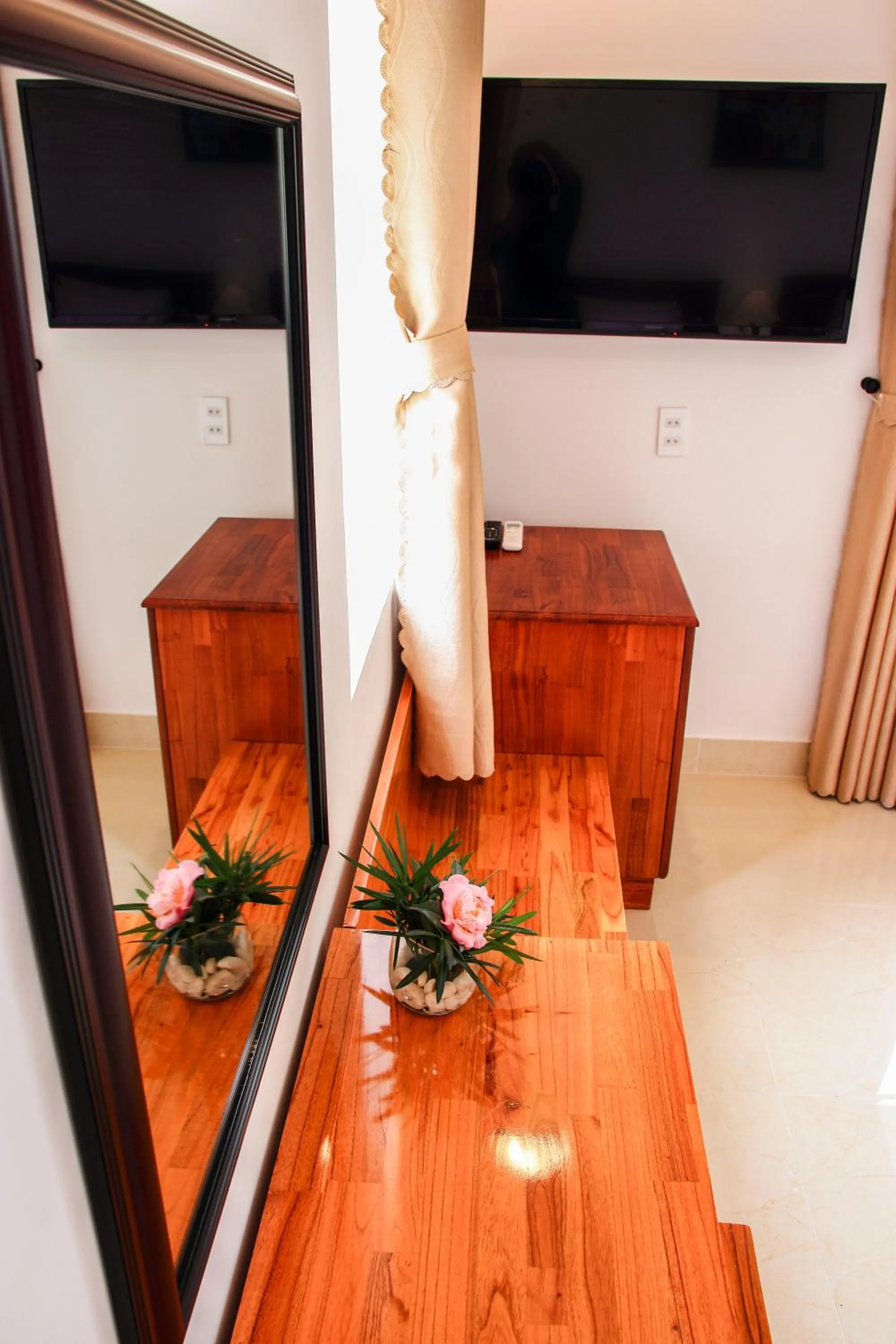 Photo of the whole room in Hoi An Town Of Viet House Homestay