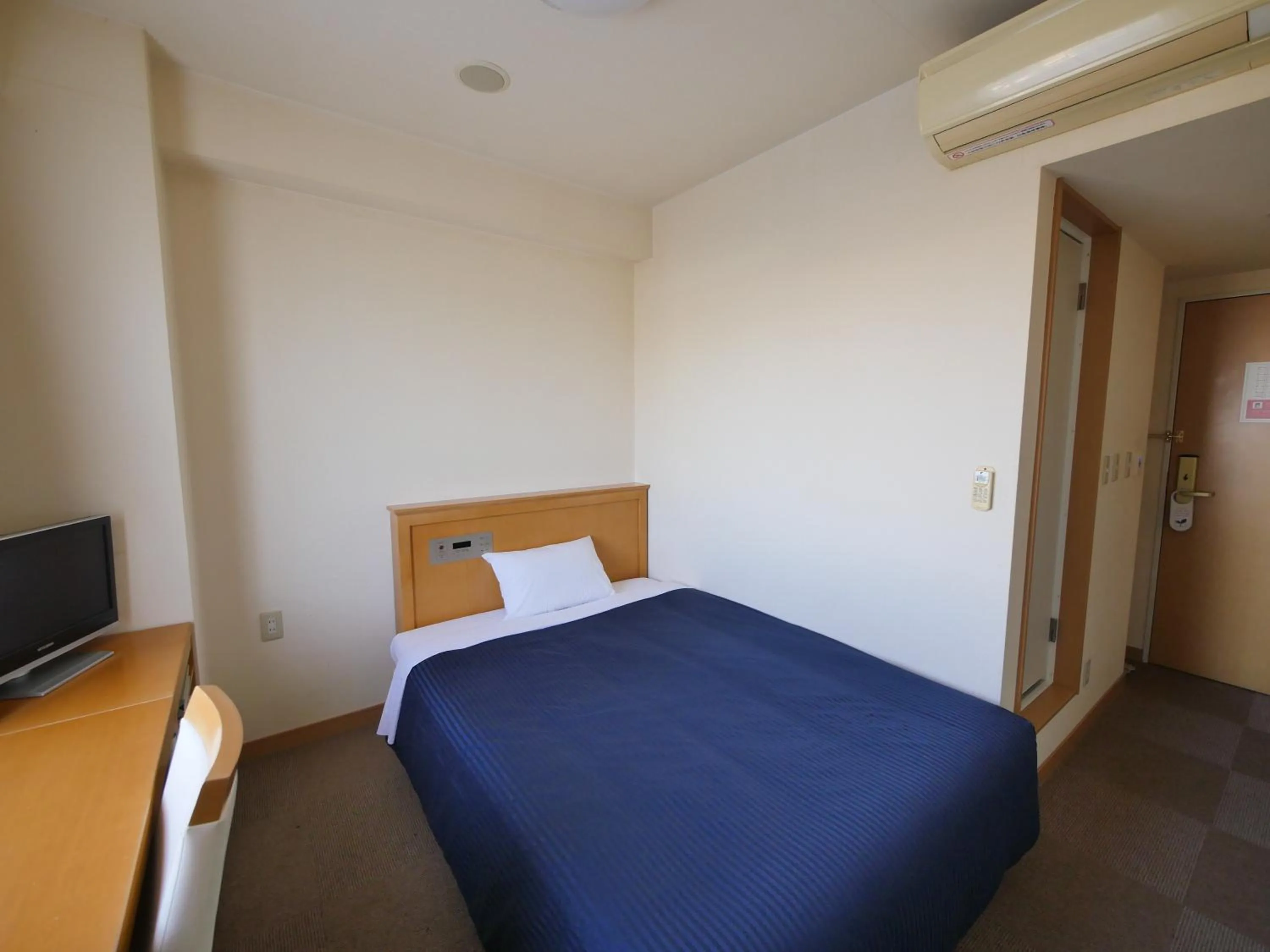 Photo of the whole room in Smile Hotel Shizuoka Yoshida Inter