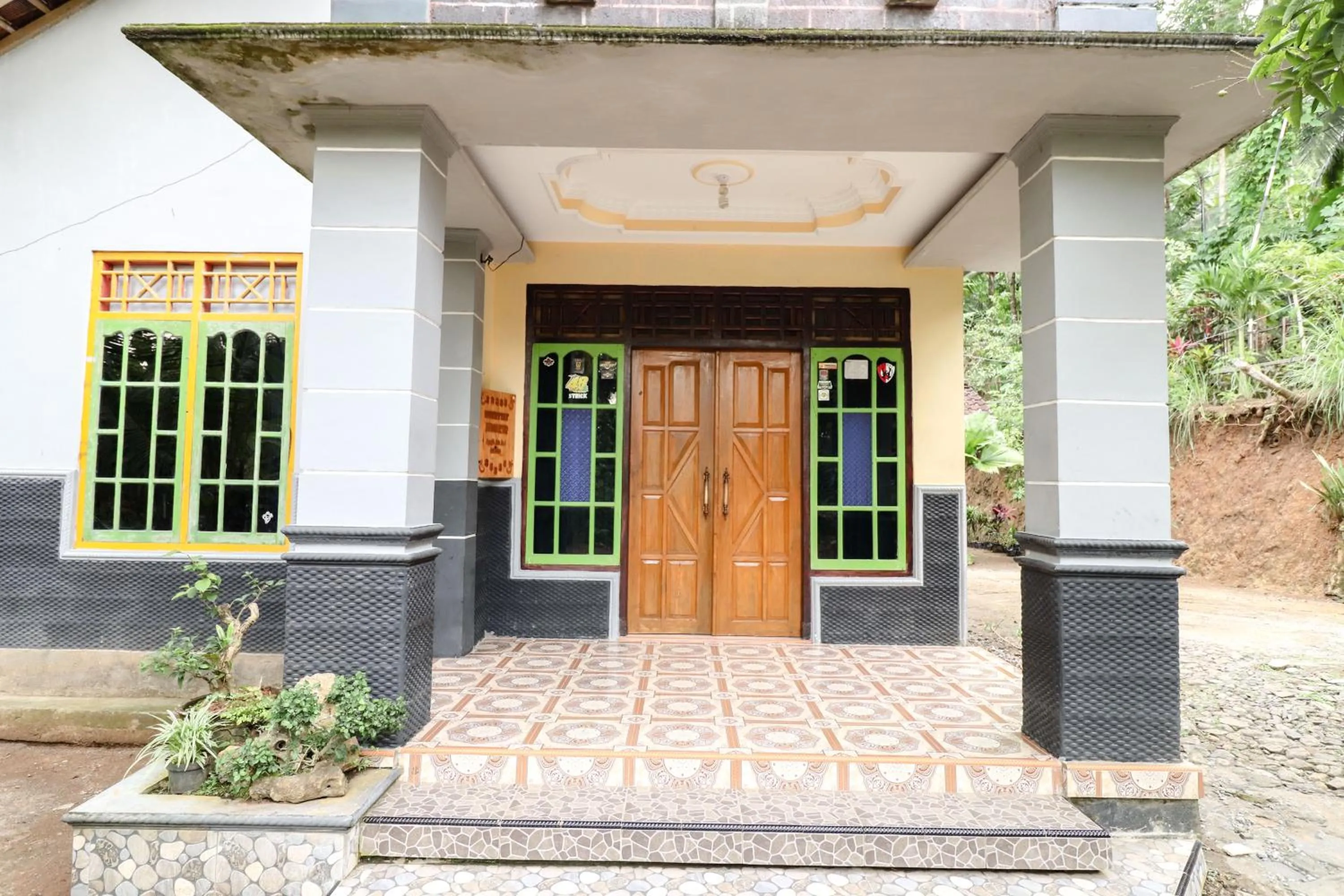 Property building in Jemakir Homestay