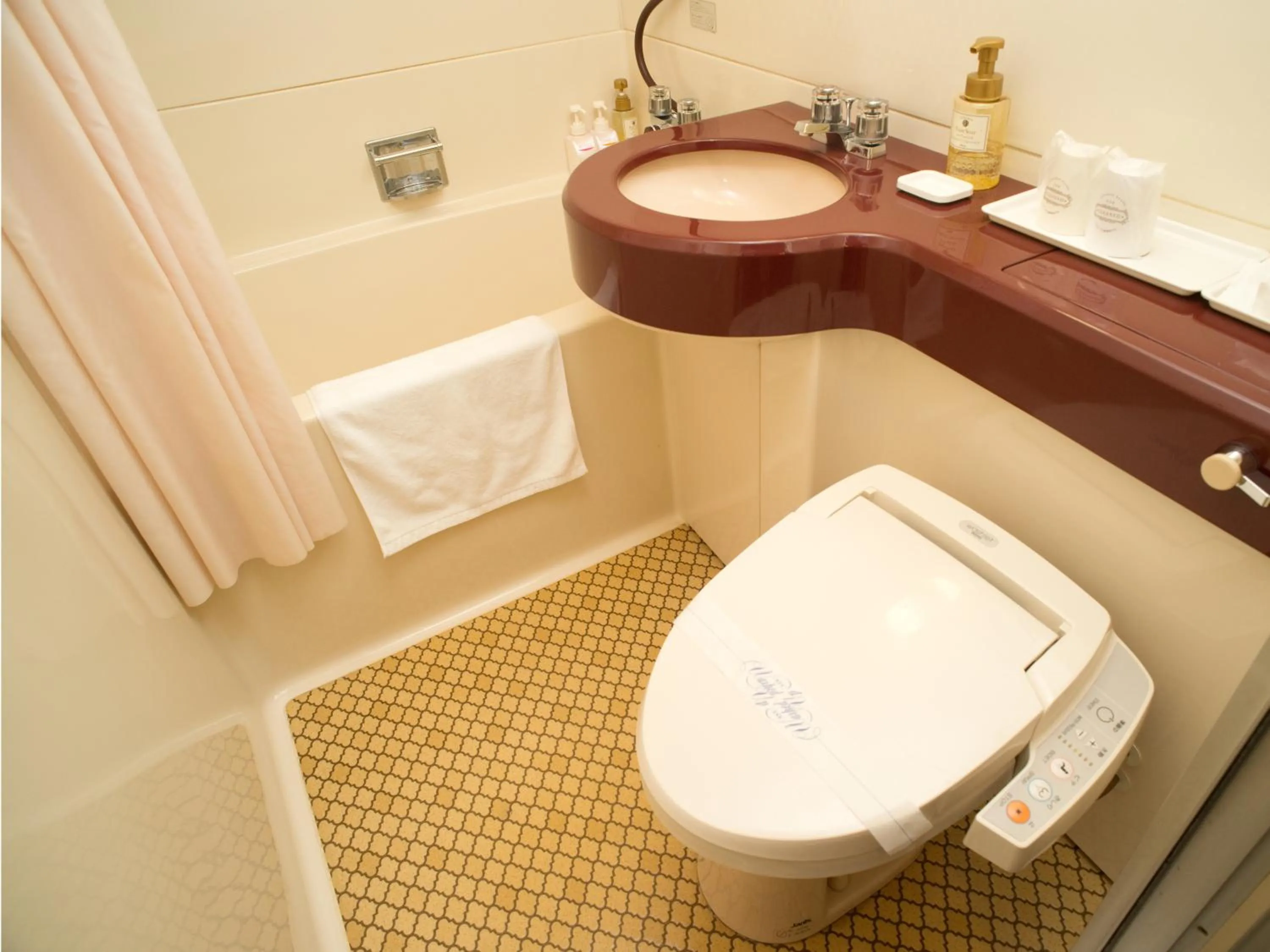 Toilet in Smile Hotel Sasebo