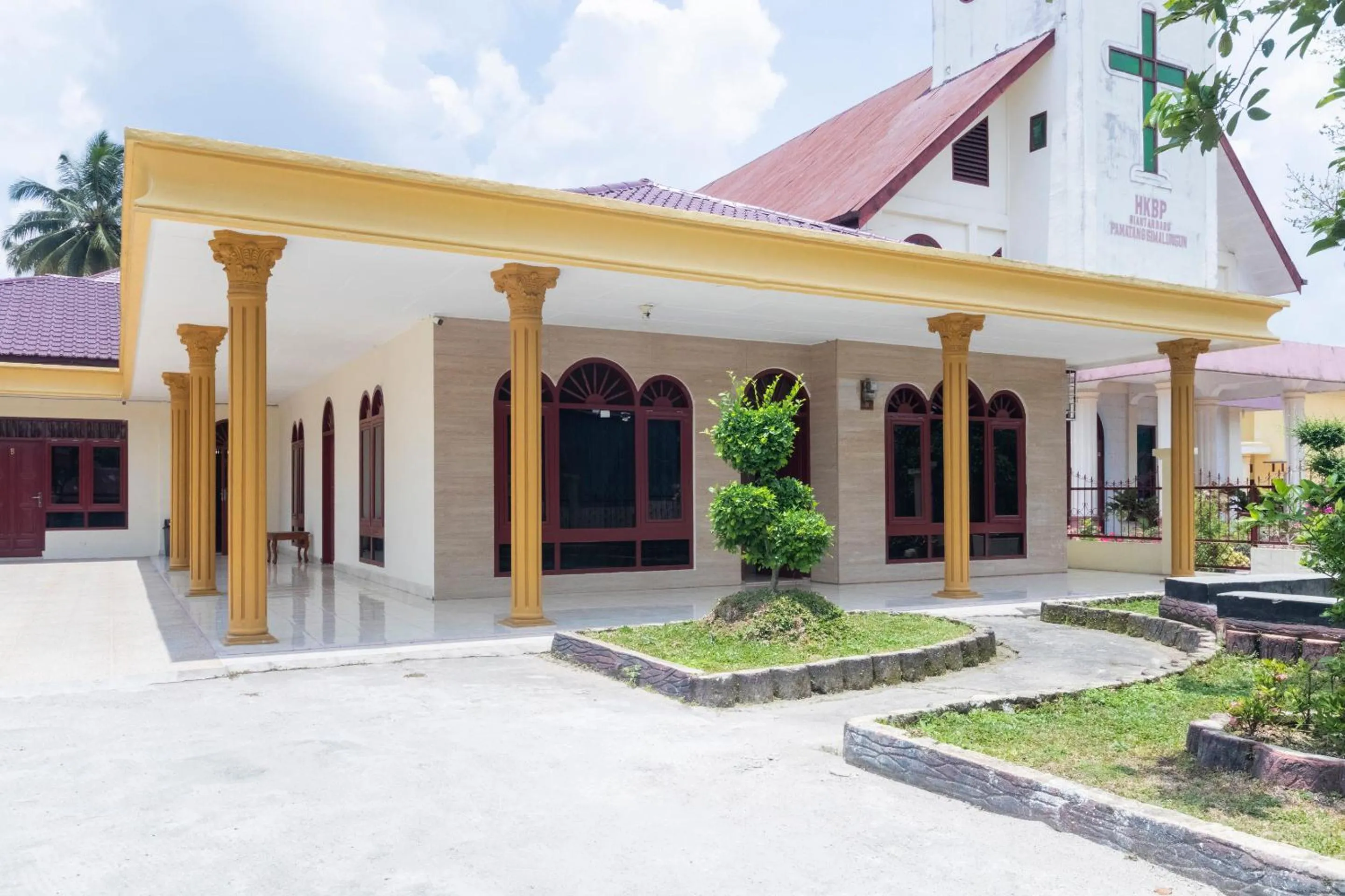 Property building in RedDoorz at Samuel Homestay Pematangsiantar
