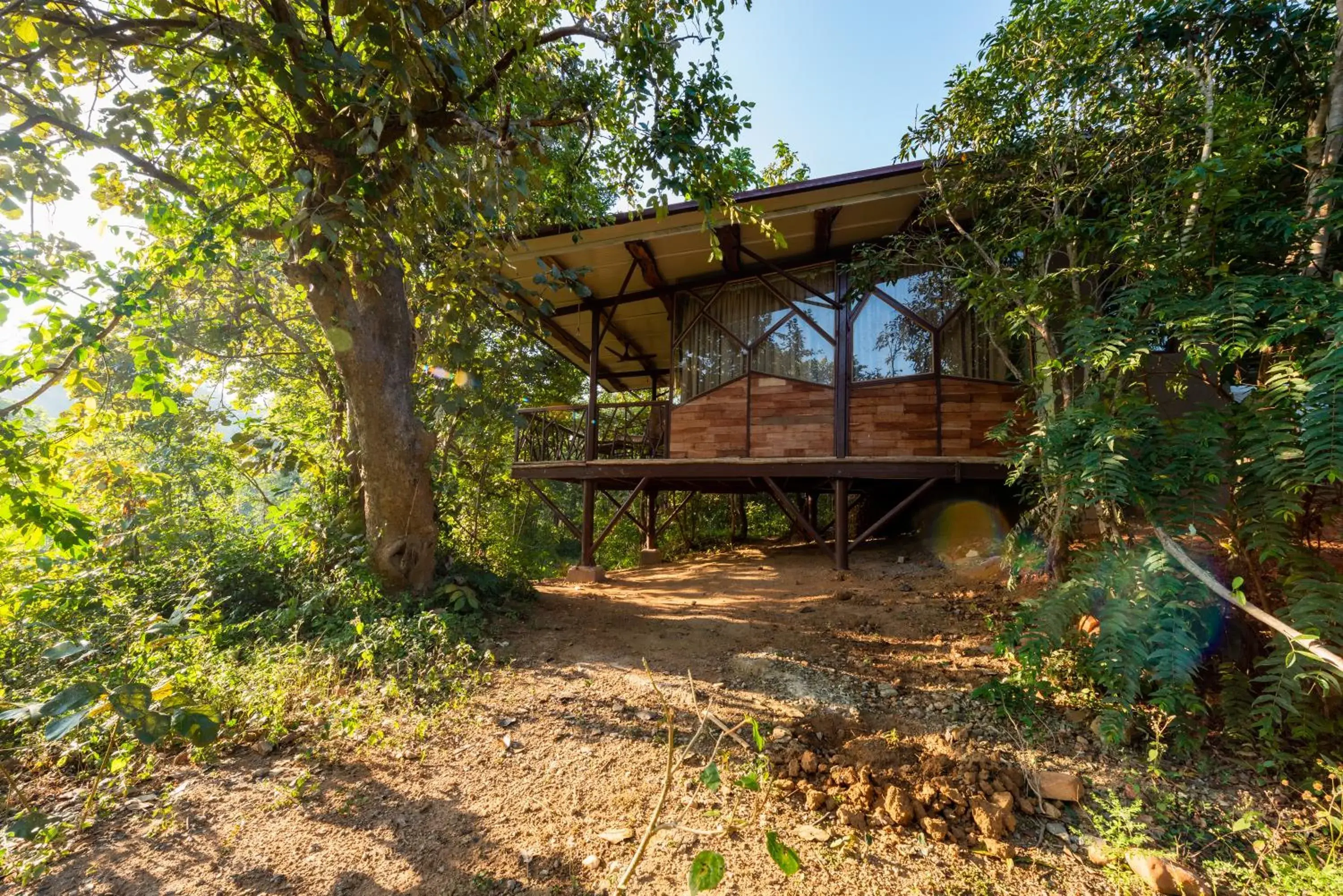 Deluxe Double or Twin Room with Balcony in Kanha Jungle Camp Deluxe Double or Twin Room with Balcony in Kanha Jungle Camp