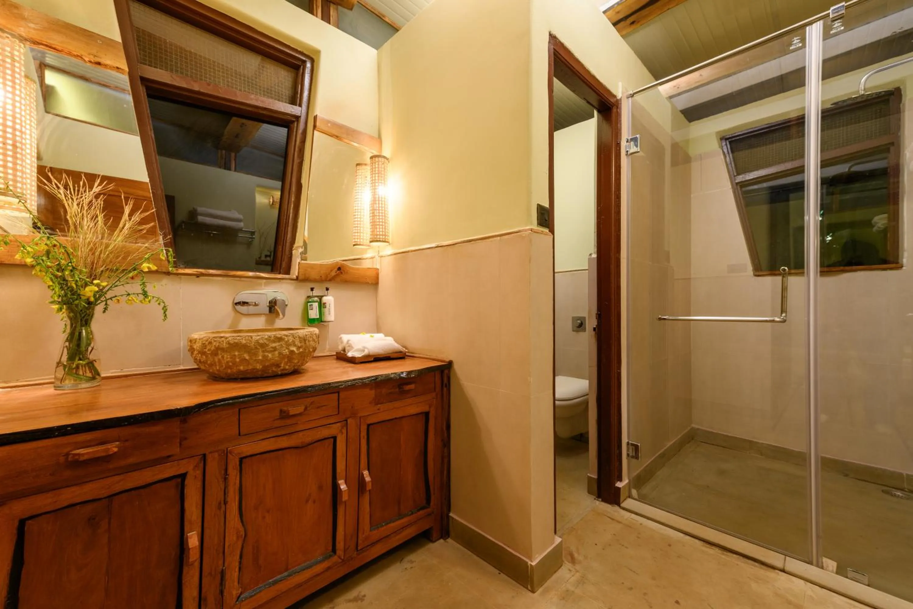 Bathroom in Kanha Jungle Camp