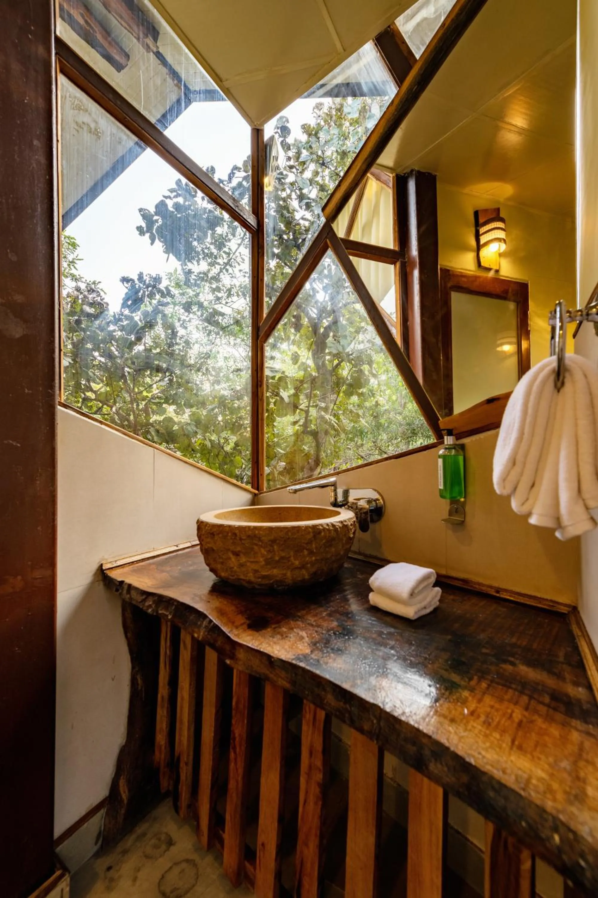 Bathroom in Kanha Jungle Camp