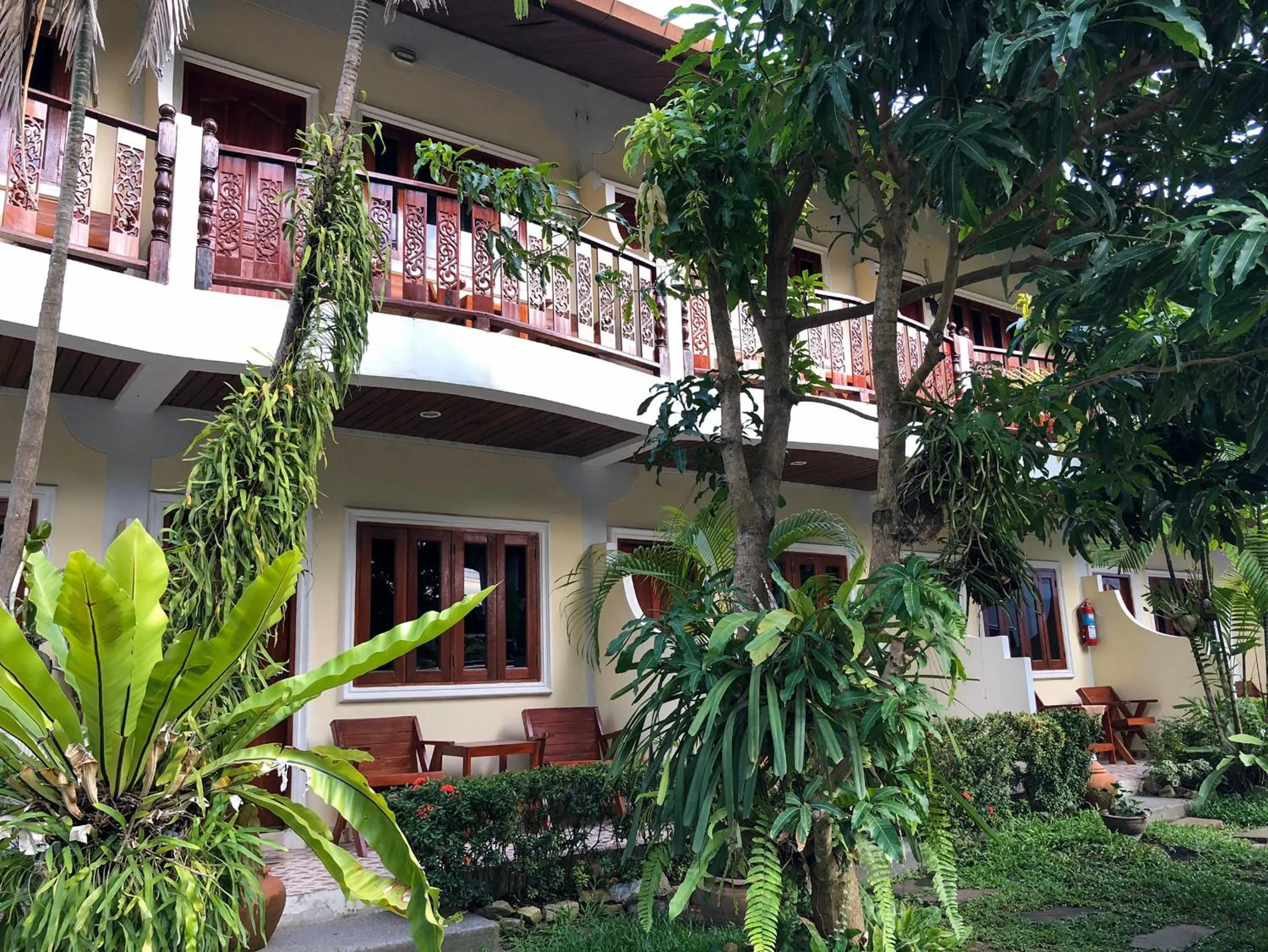 Property building in Ginis Beach Resort