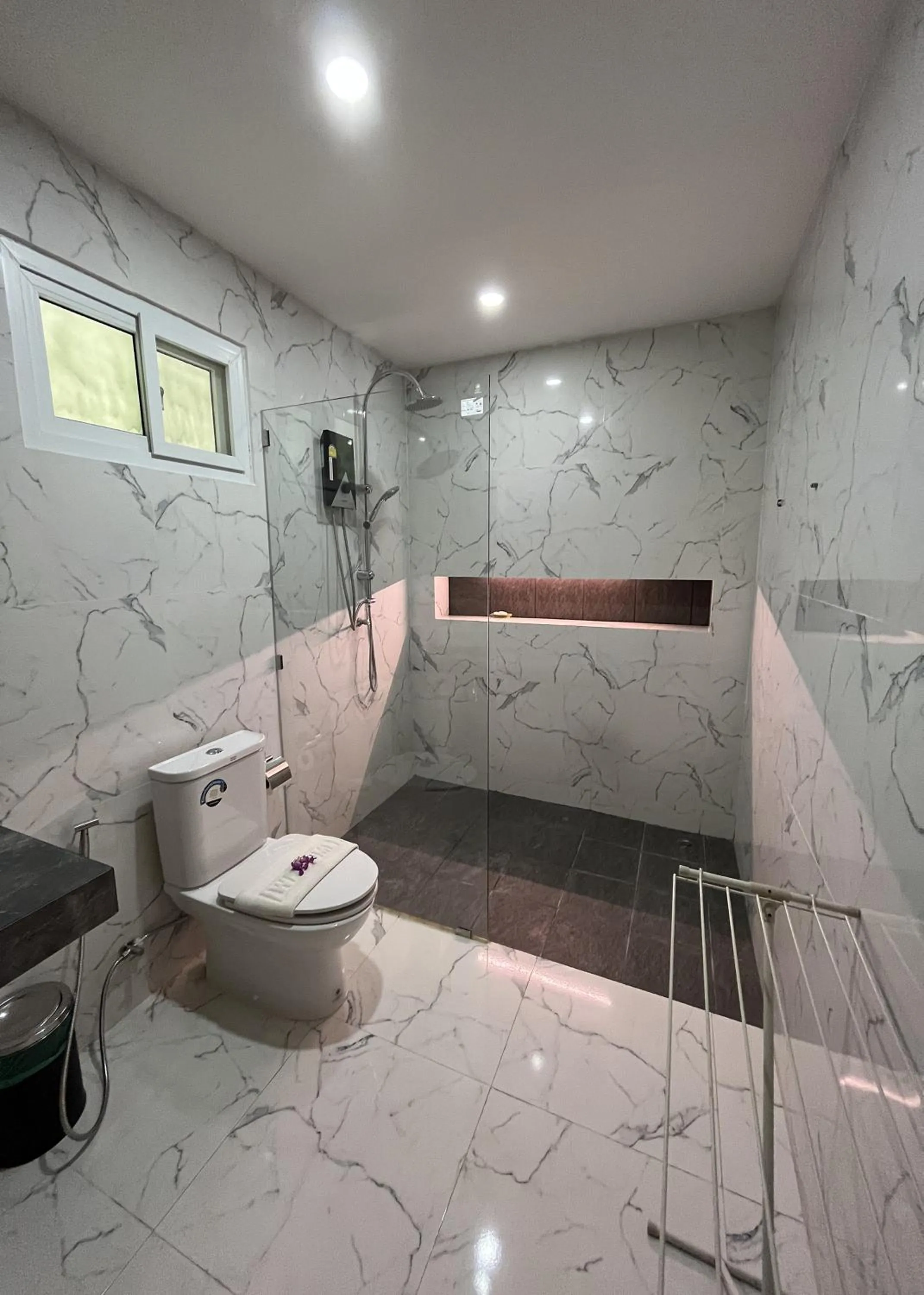 Bathroom in Ginis Beach Resort