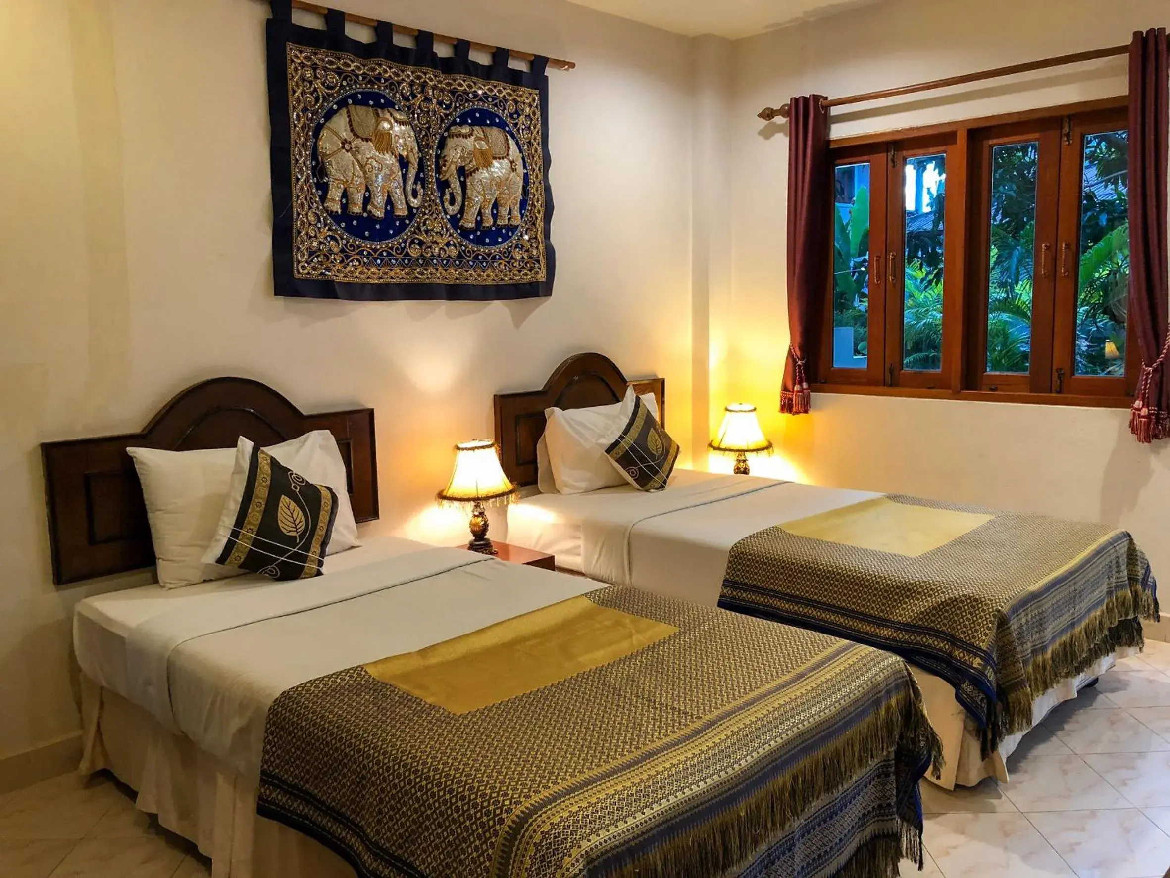 Superior Twin Room in Ginis Beach Resort Superior Twin Room in Ginis Beach Resort