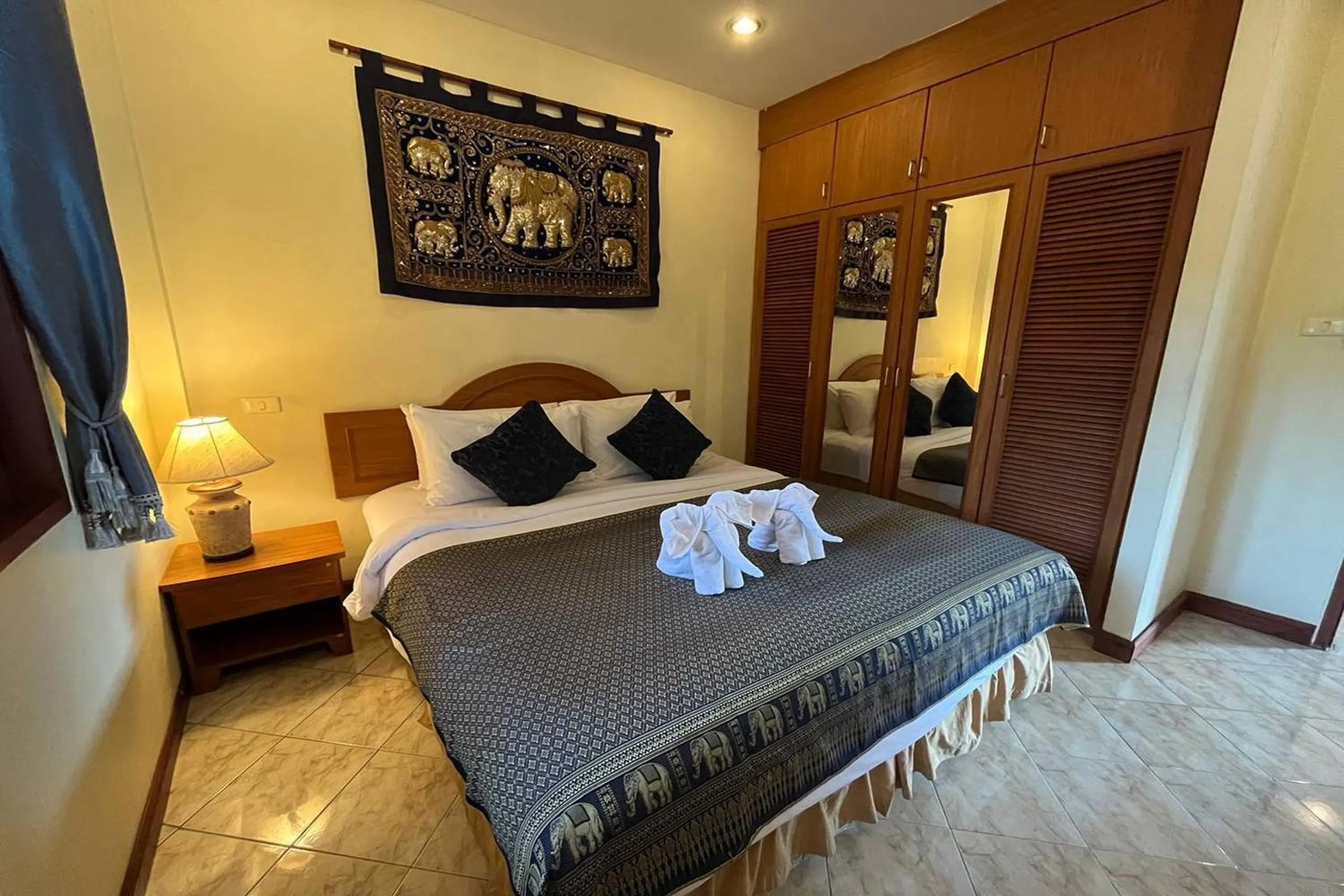 Bedroom, Bed in Ginis Beach Resort