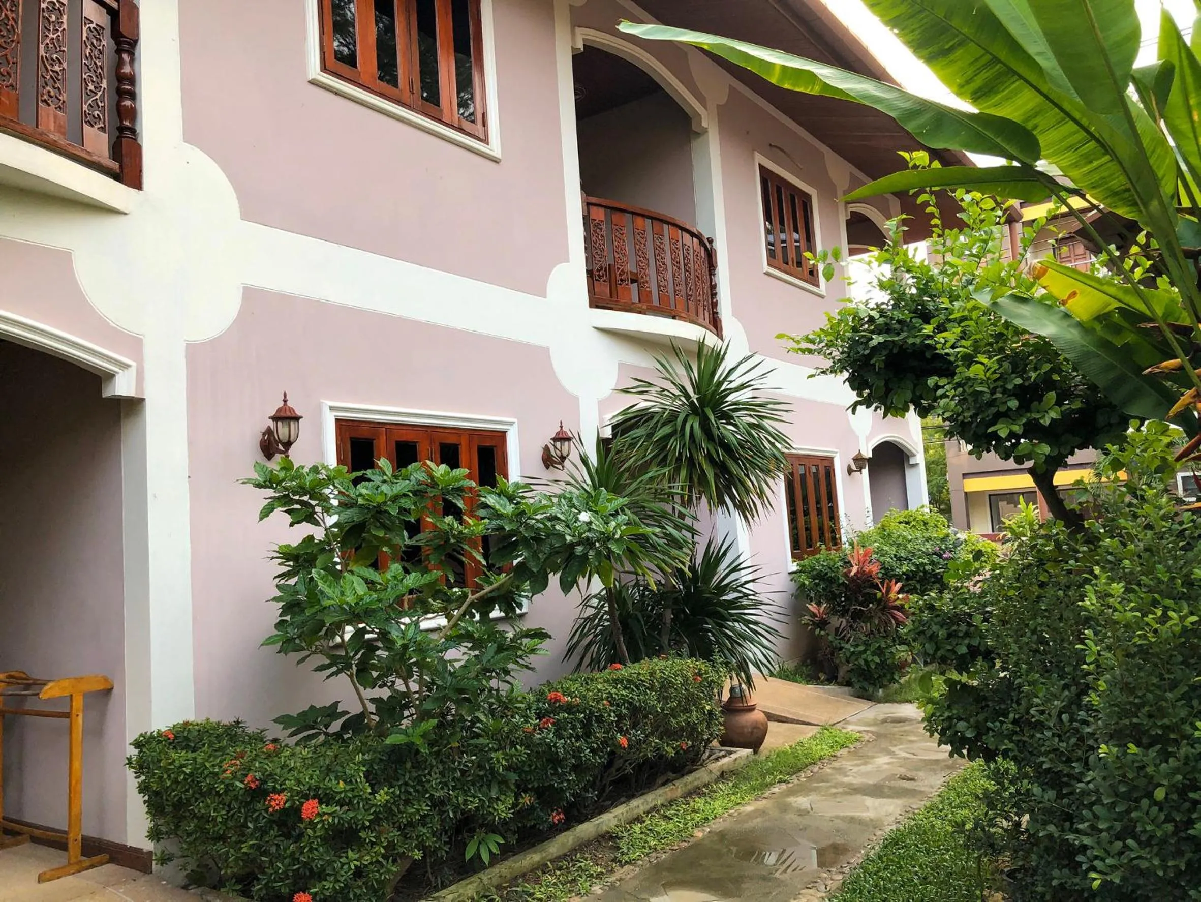 Property building in Ginis Beach Resort