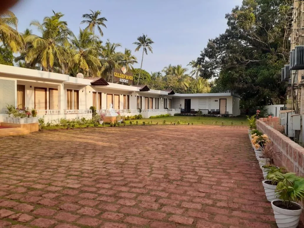 Garden in Golden Sands Resort, Morjim
