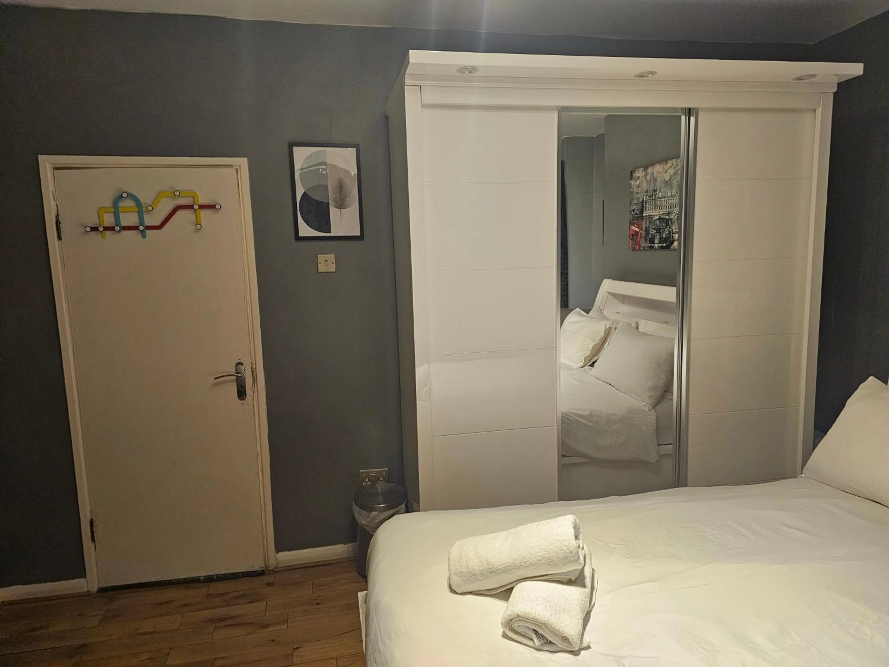 Bed in Umbrella Properties London Woolwich