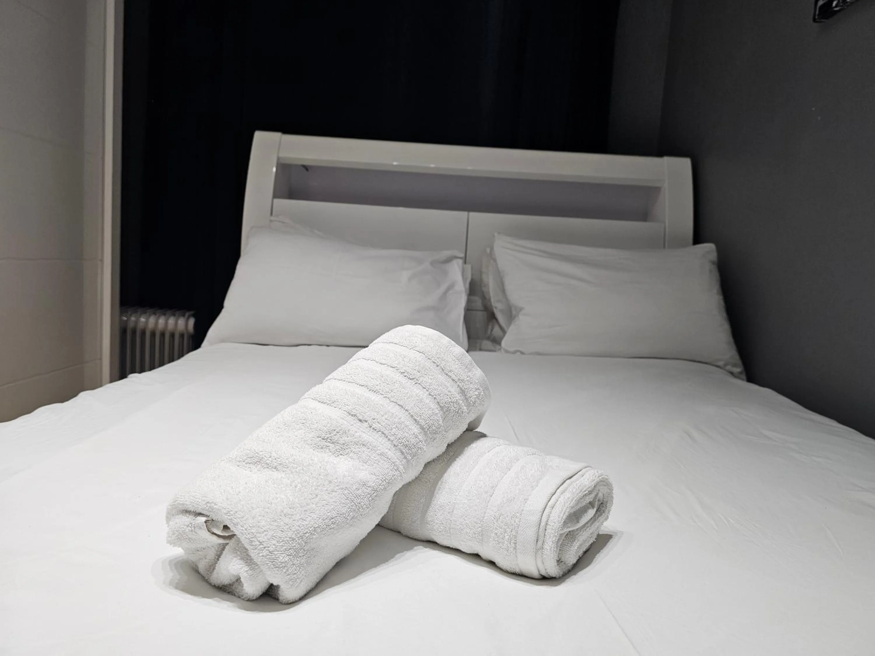 Bed in Umbrella Properties London Woolwich