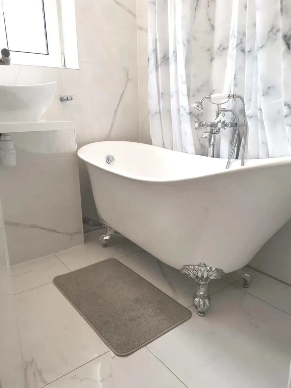 Bathroom in Umbrella Properties London Woolwich