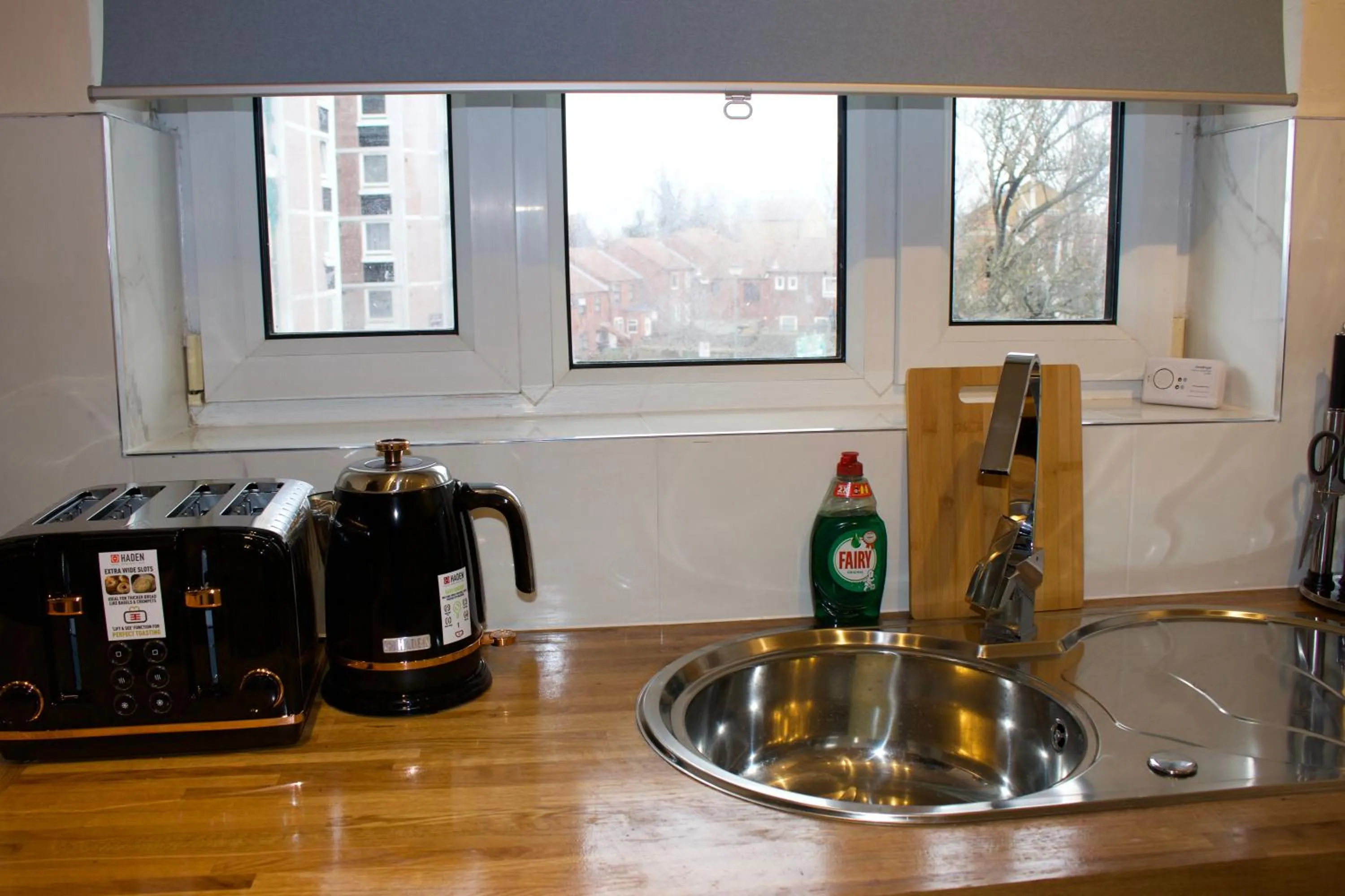 Coffee/tea facilities in Umbrella Properties London Woolwich