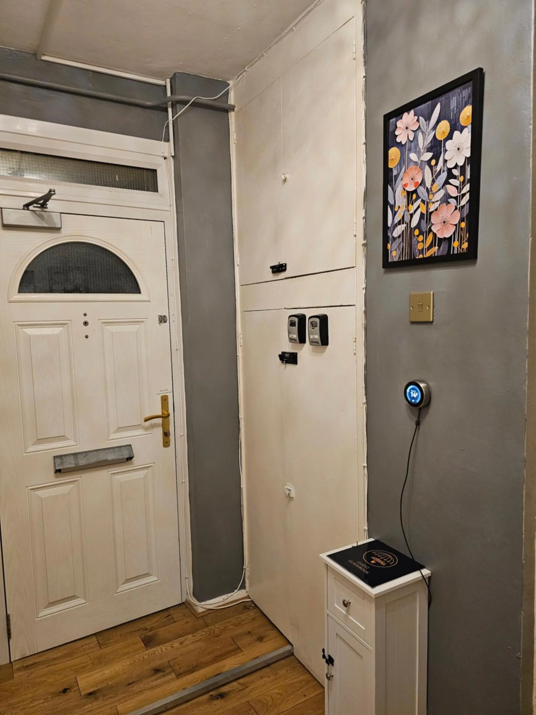 Communal lounge/ TV room in Umbrella Properties London Woolwich