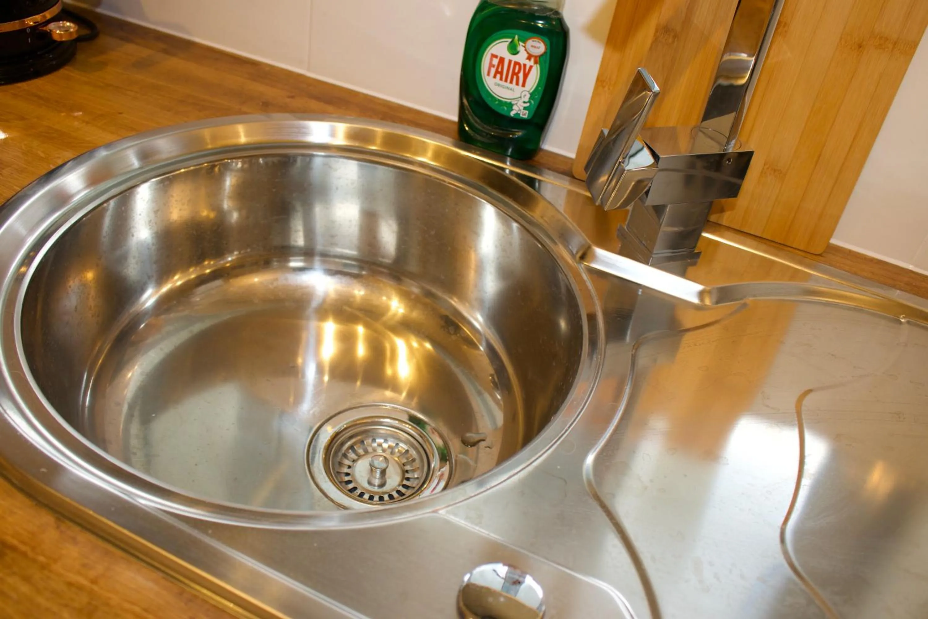 Communal kitchen in Umbrella Properties London Woolwich