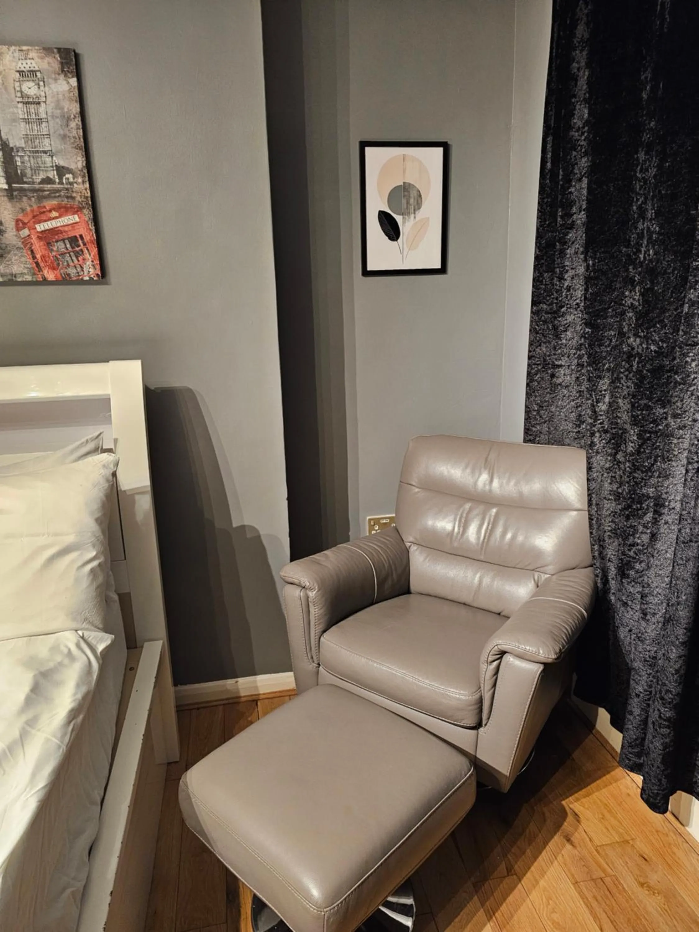 Seating area in Umbrella Properties London Woolwich