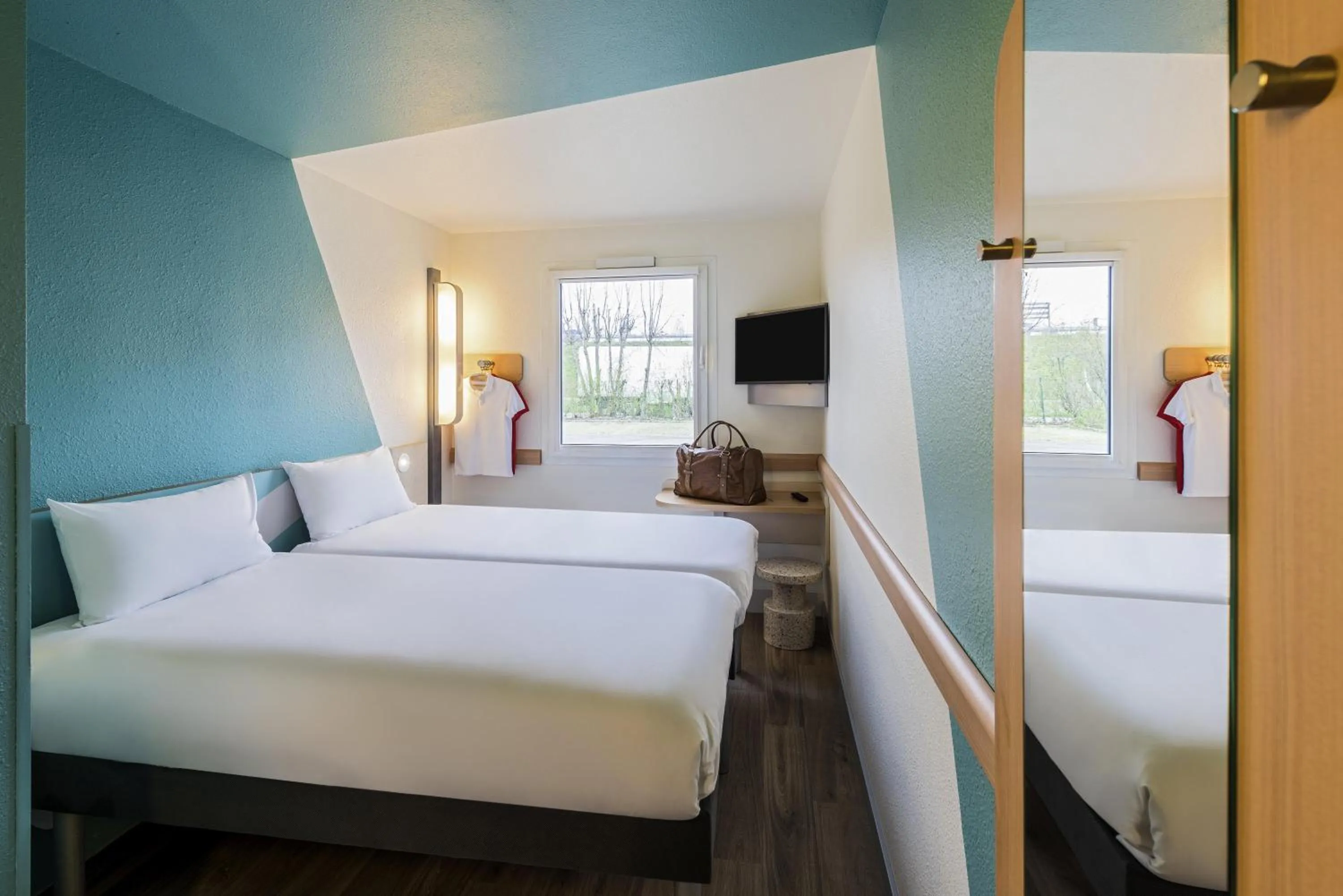 Bed in B&B HOTEL Regensburg-Ost