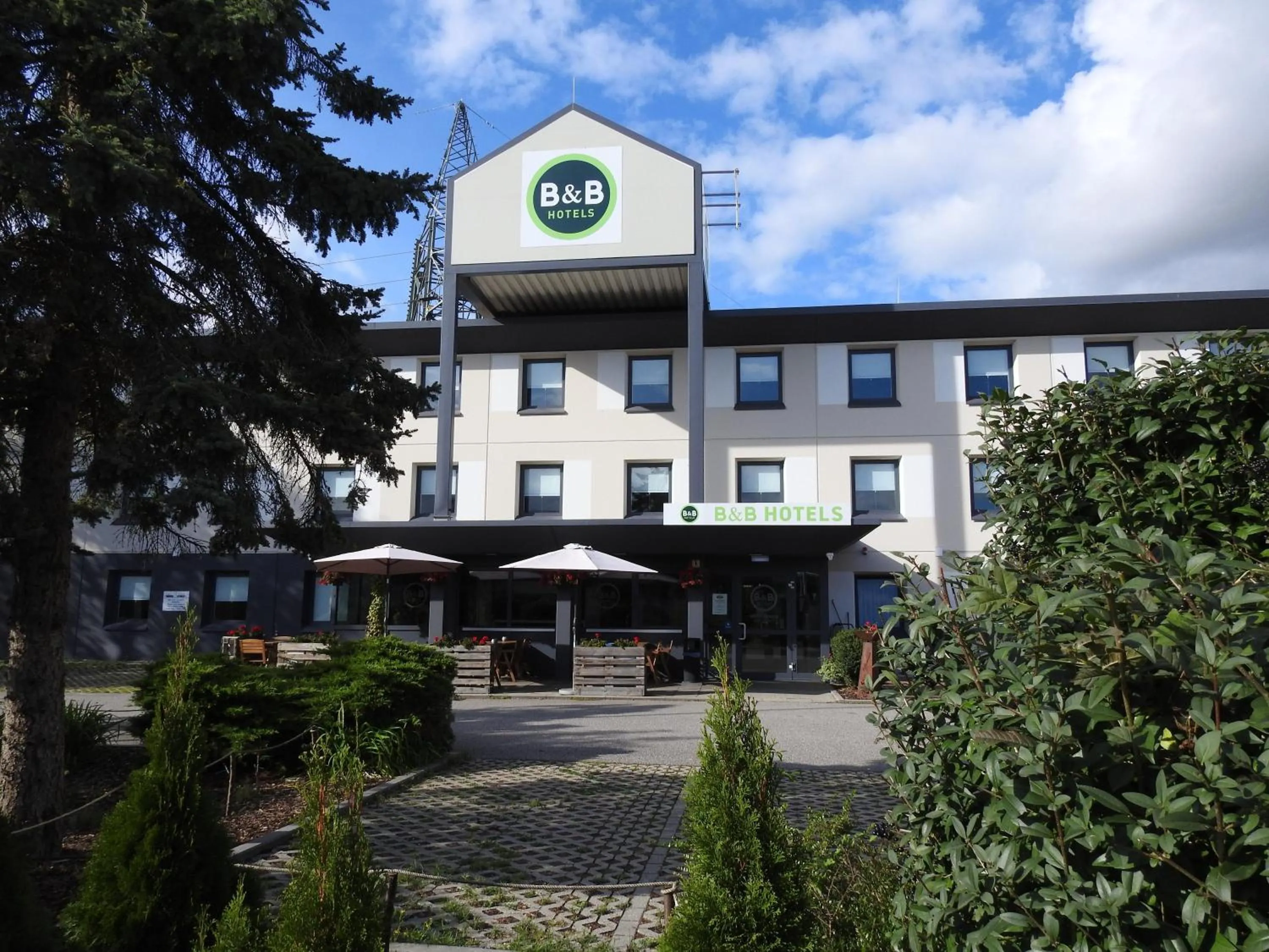 Property building in B&B HOTEL Regensburg-Ost