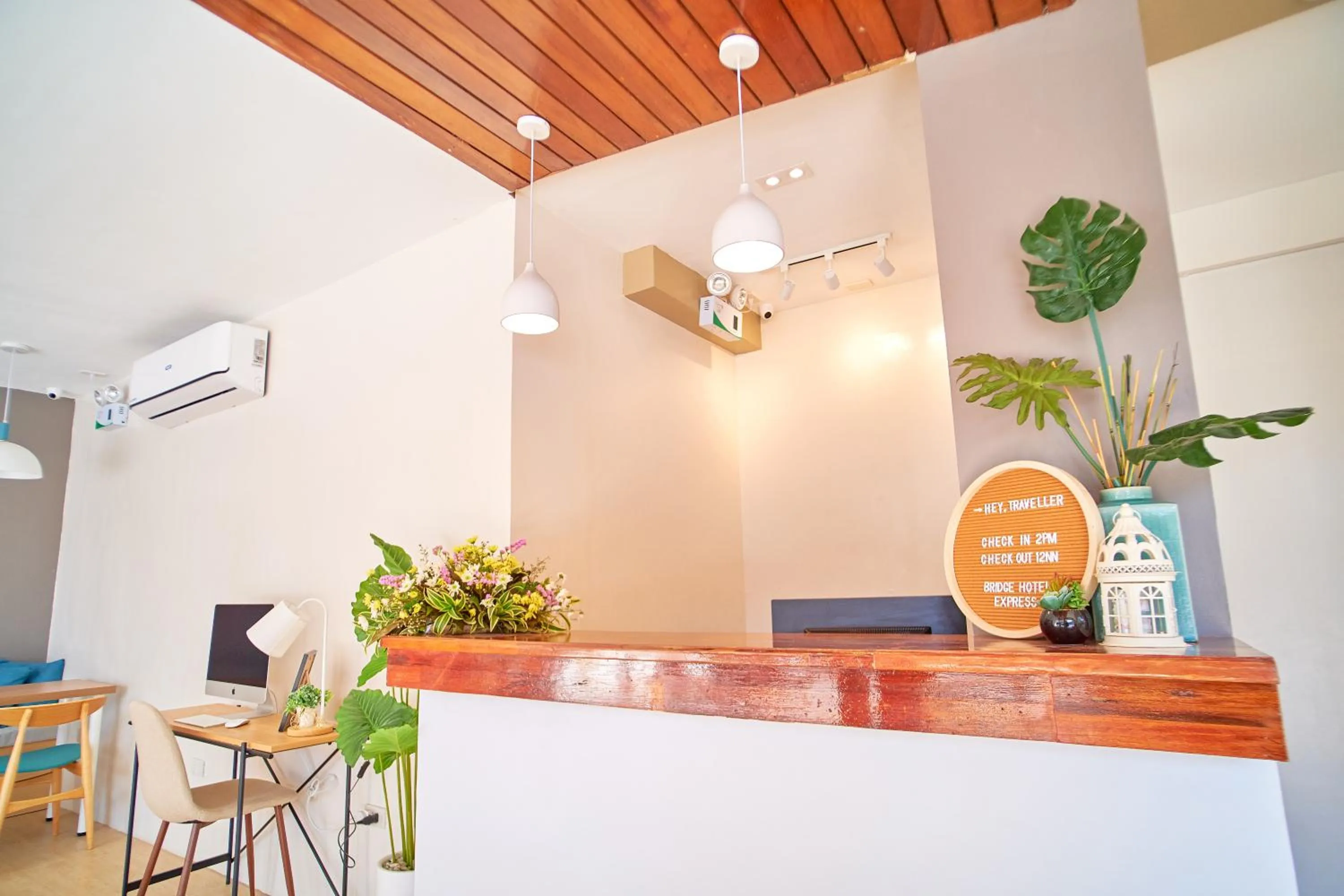 Lobby or reception in Bridge Hotel Express