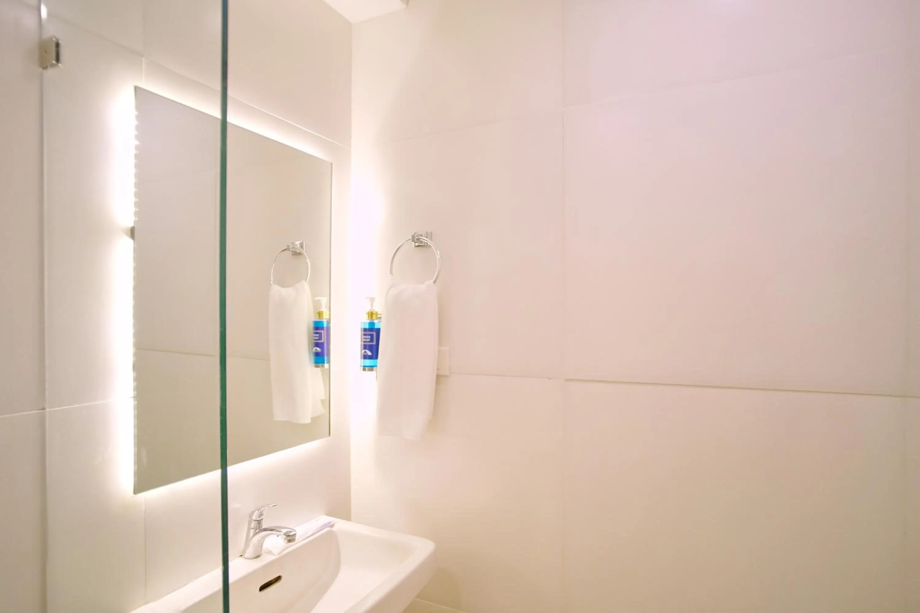 Bathroom in Bridge Hotel Express