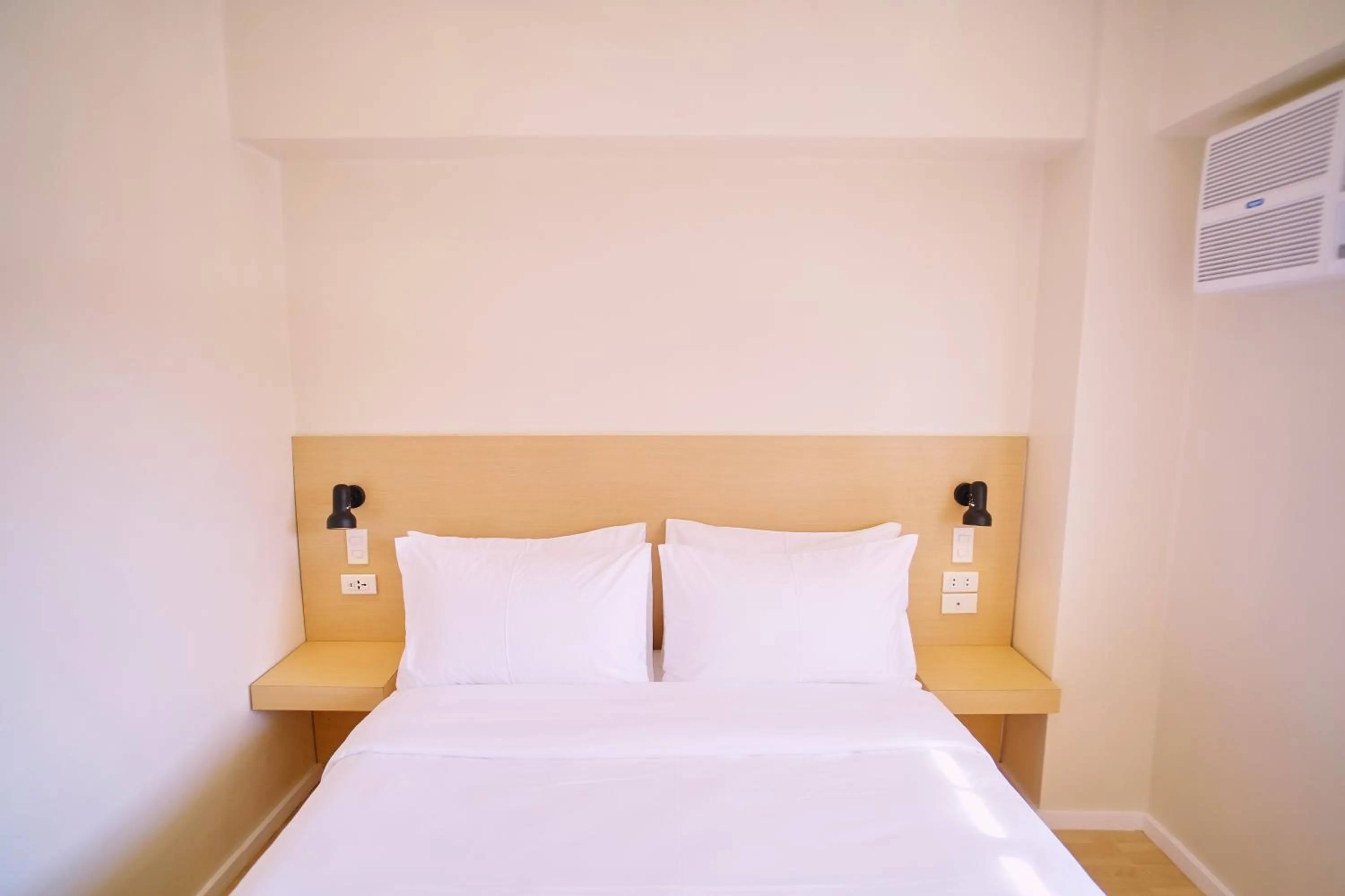 Bed in Bridge Hotel Express