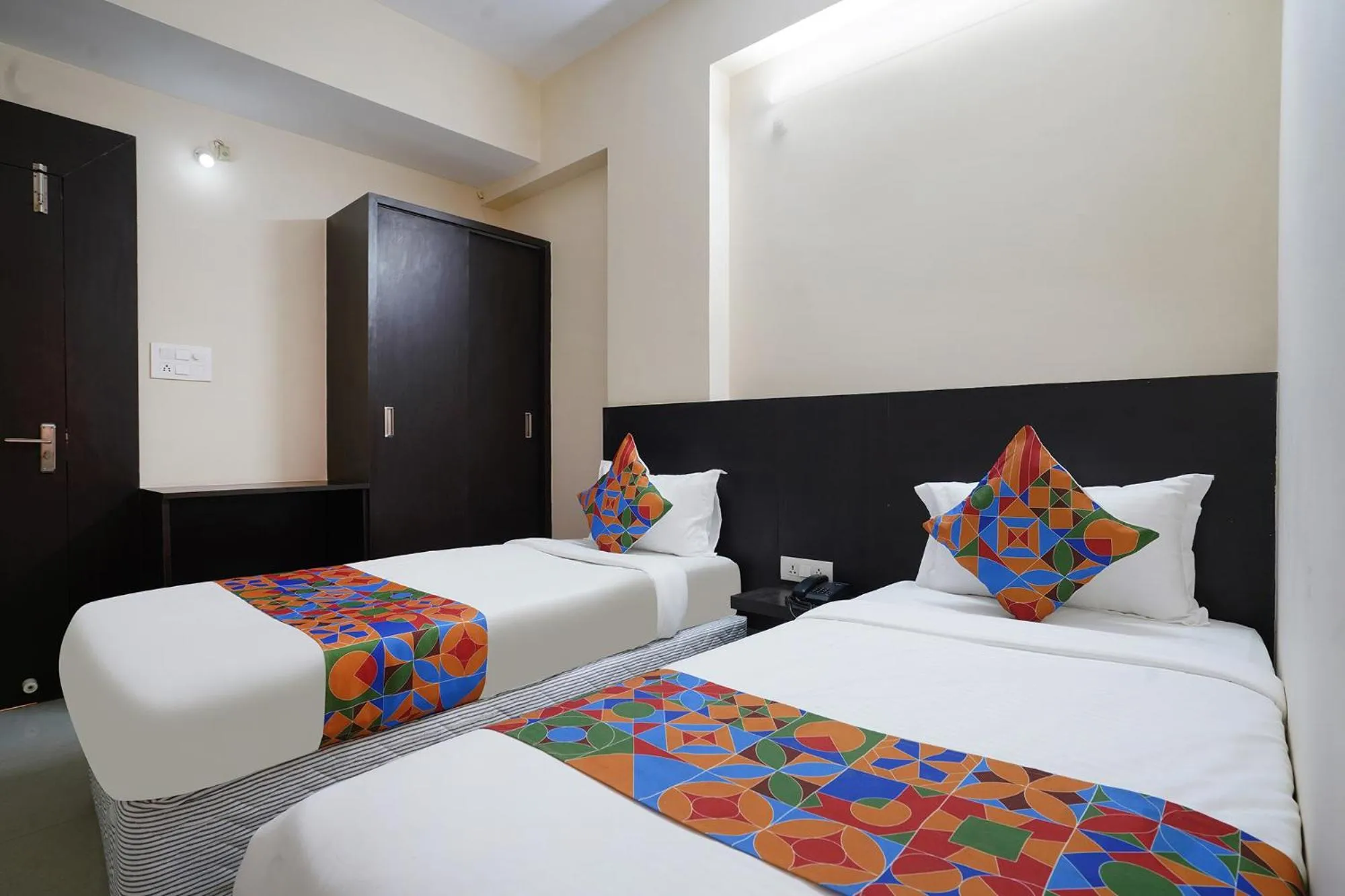 Bed in FabHotel Serenity - Nr AIG Hospital, Gachibowli